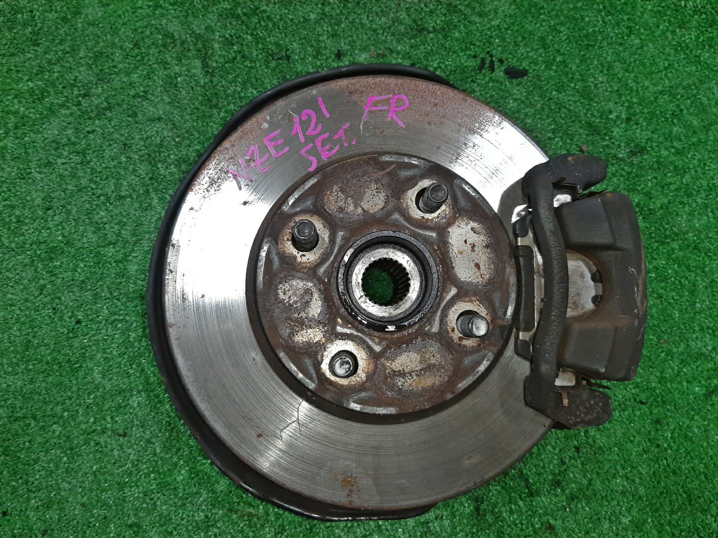 Ступица правая передняя TOYOTA COROLLA, COROLLA FIELDER, ALLEX, COROLLA RUNX NZE121, NZE121G 1NZ-FE 1 ракурс