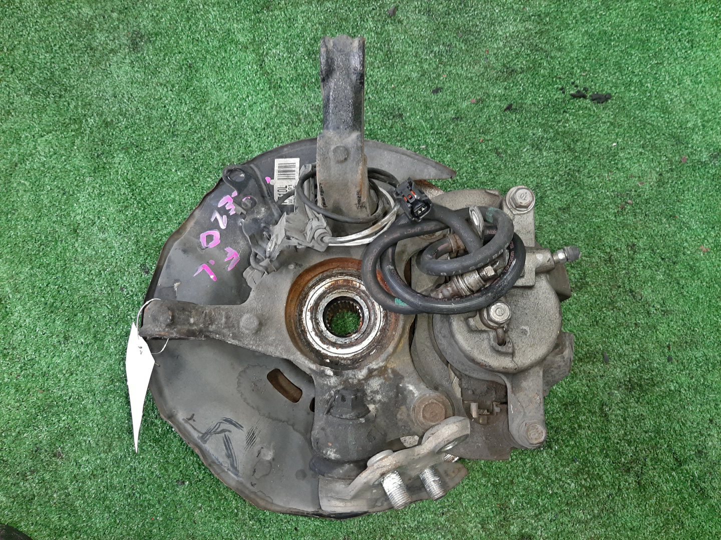 Ступица левая передняя TOYOTA WISH ZGE20W, ZGE20G, ZGE21G, ZGE22W 2ZR-FAE, 3ZR-FAE 2 ракурс