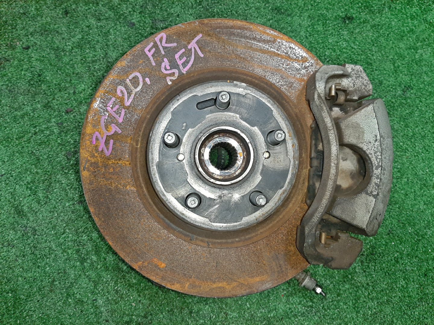 Ступица правая передняя TOYOTA WISH ZGE20W, ZGE20G, ZGE21G, ZGE22W 2ZR-FAE, 3ZR-FAE 1 ракурс