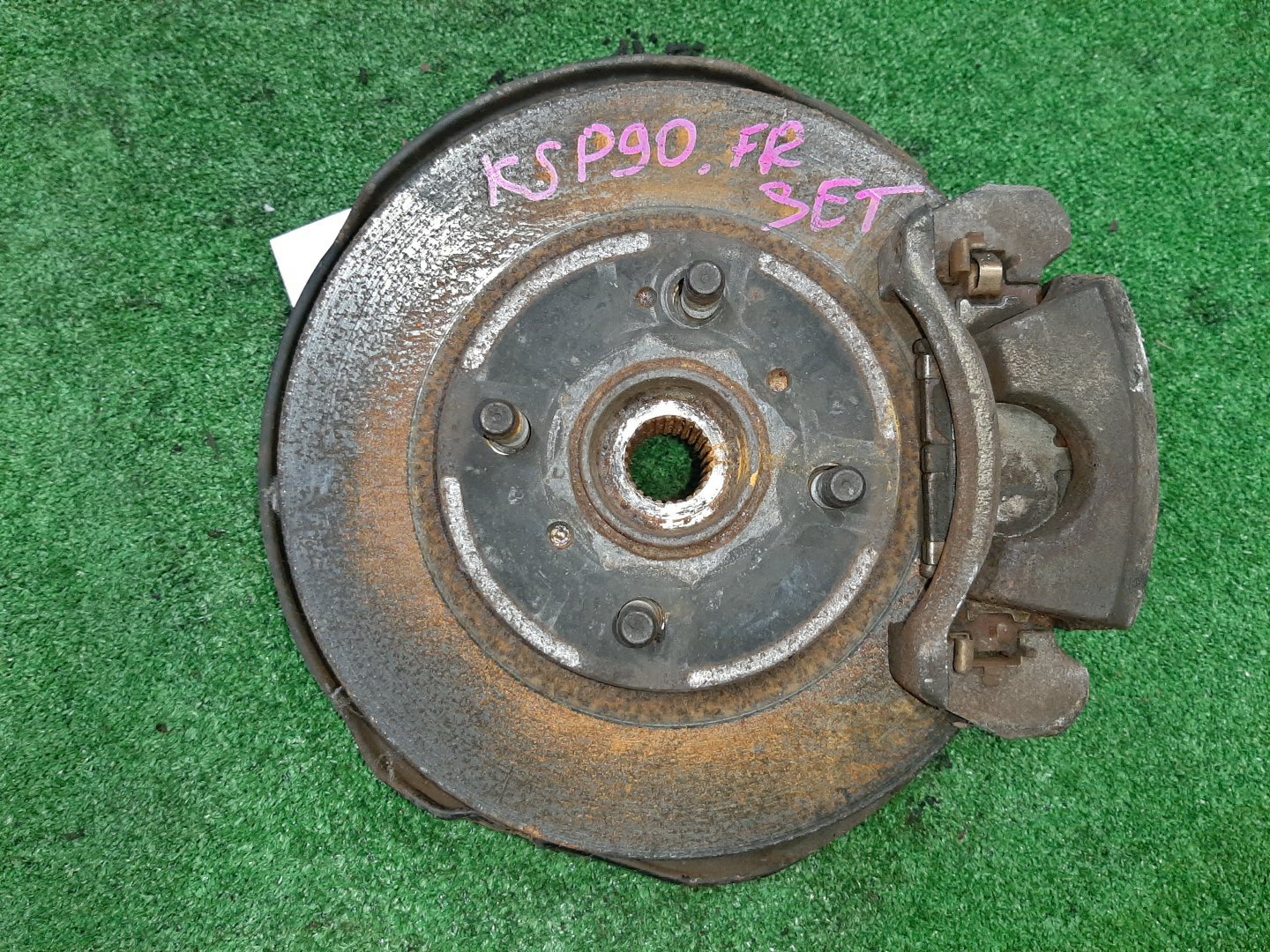 Ступица правая передняя  TOYOTA VITZ KSP90 1KR-FE 1 ракурс
