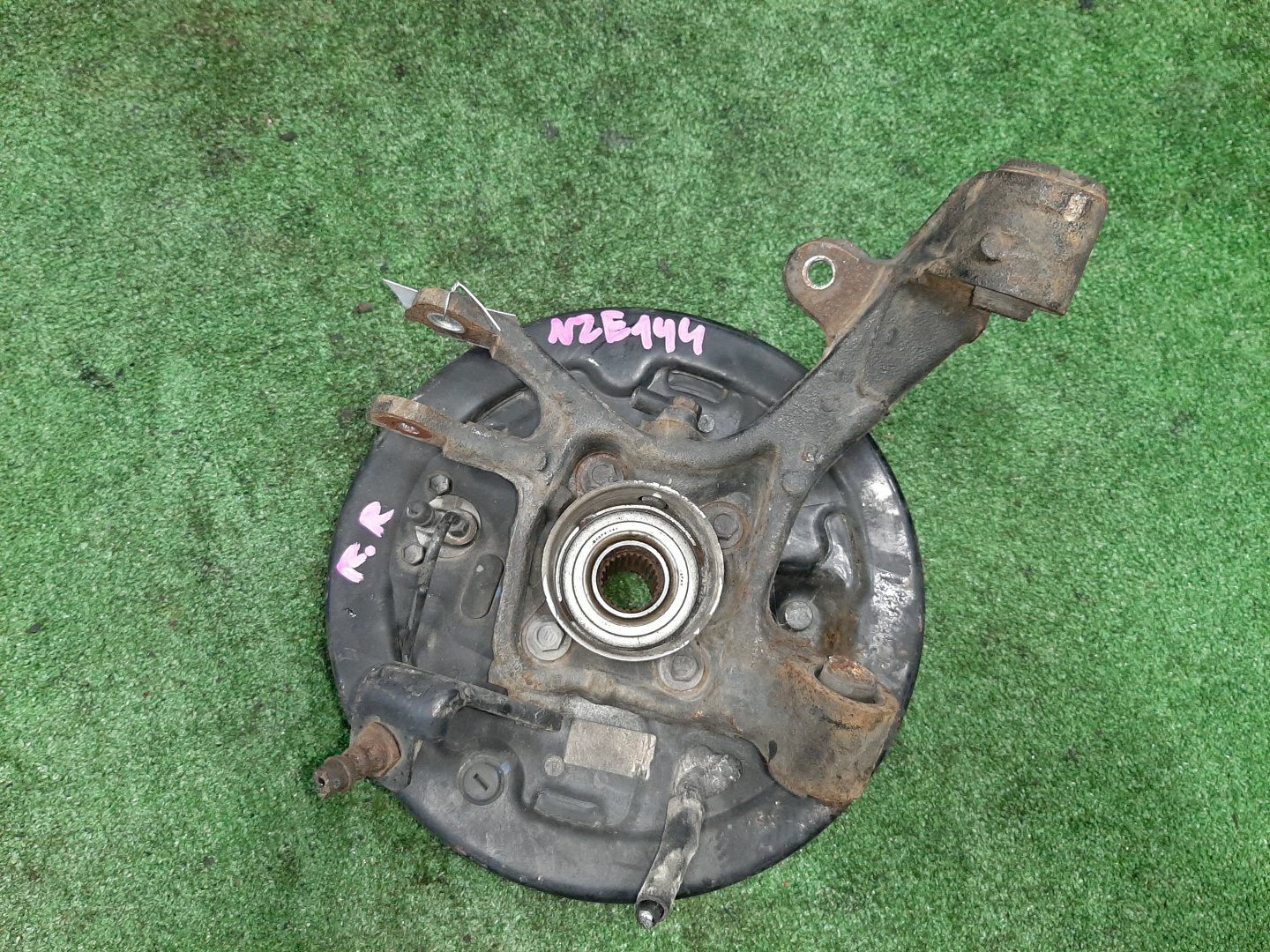 Ступица правая задняя TOYOTA AXIO, COROLLA FIELDER, COROLLA  AXIO, FIELDER NZE144, ZRE144, ZRE144G, NZE144G 1NZ-FE, 2ZR-FAE, 2ZR-FE 3 ракурс