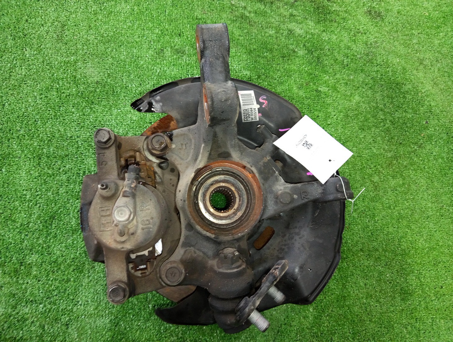 Ступица правая передняя TOYOTA AXIO, COROLLA FIELDER, COROLLA  AXIO, FIELDER NZE141, ZRE142, ZRE142G, NZE141G 1NZ-FE, 2ZR-FAE, 2ZR-FE 2 ракурс