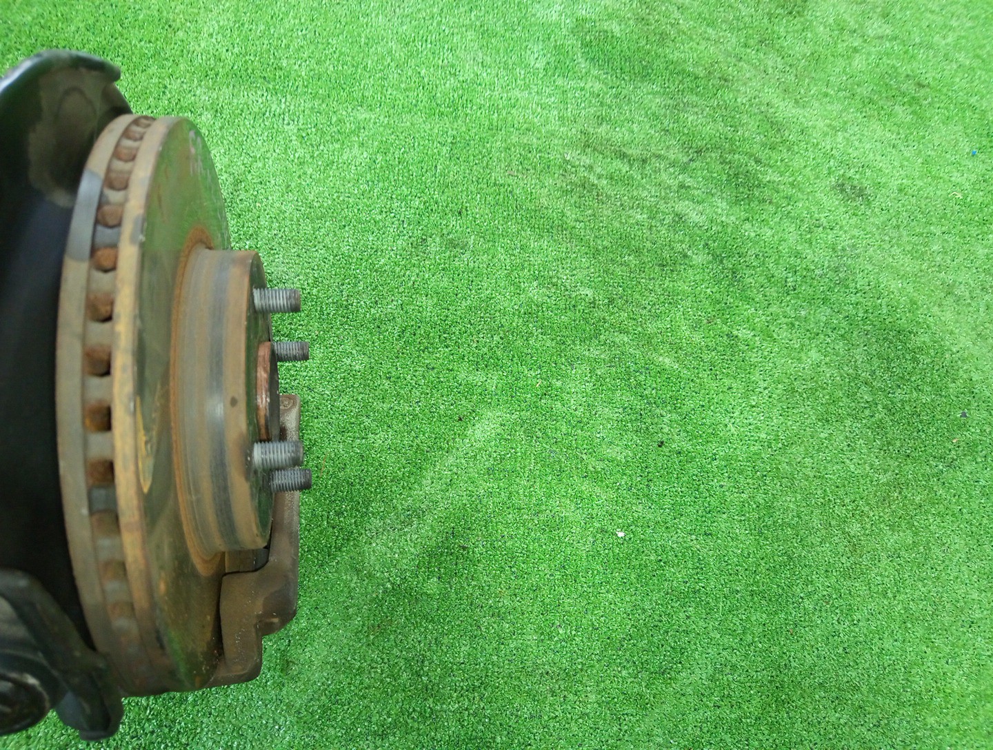 Ступица правая передняя TOYOTA AXIO, COROLLA FIELDER, COROLLA  AXIO, FIELDER NZE141, ZRE142, ZRE142G, NZE141G 1NZ-FE, 2ZR-FAE, 2ZR-FE 3 ракурс