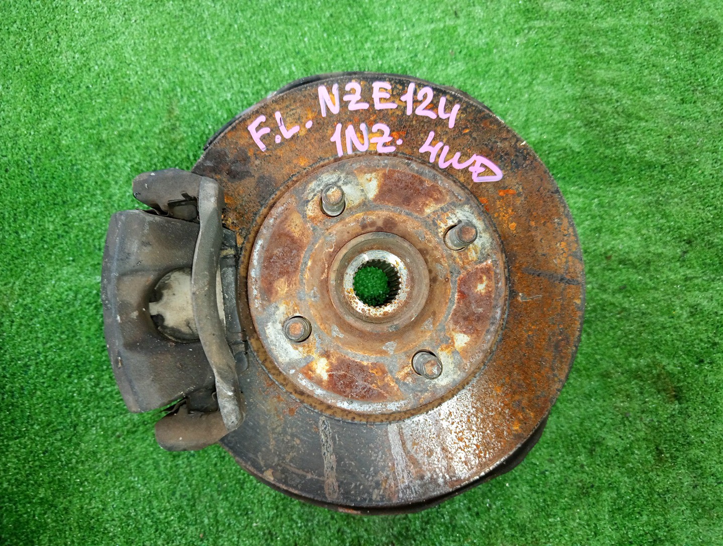 Ступица левая передняя TOYOTA COROLLA, COROLLA SPACIO, COROLLA FIELDER, ALLEX, COROLLA RUNX ZZE124, NZE124, ZZE124N, ZZE124G, NZE124G 1ZZ-FE, 1NZ-FE 1 ракурс