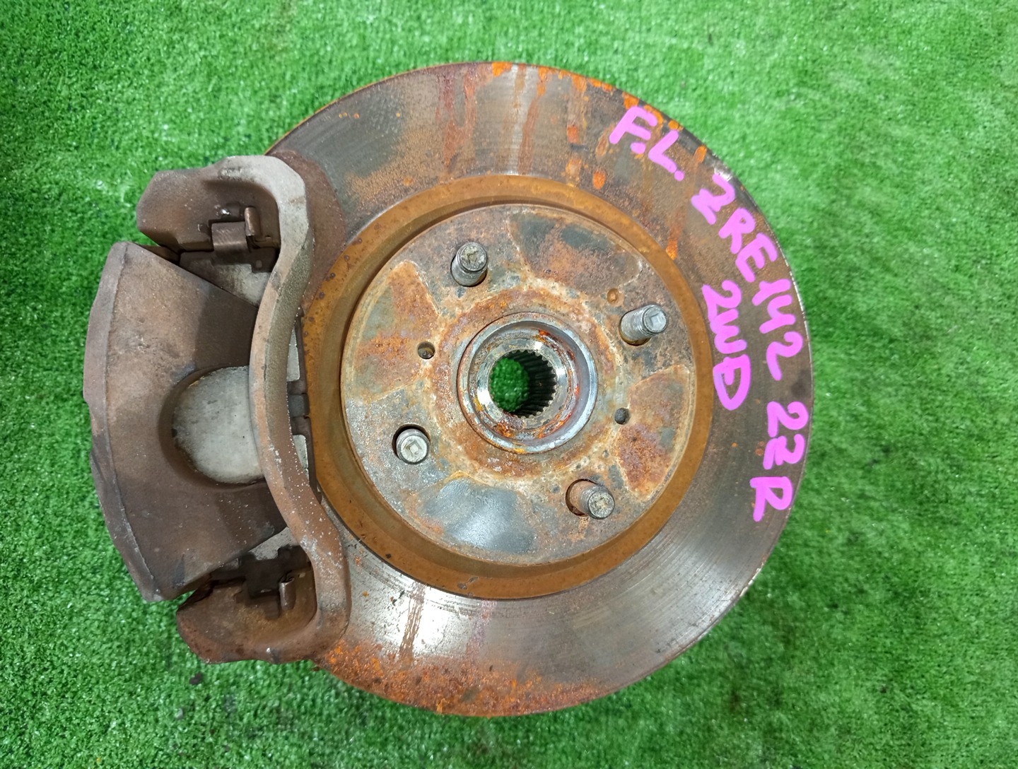 Ступица левая передняя TOYOTA AXIO, COROLLA FIELDER, COROLLA  AXIO, FIELDER NZE141, ZRE142, ZRE142G, NZE141G 1NZ-FE, 2ZR-FAE, 2ZR-FE 1 ракурс