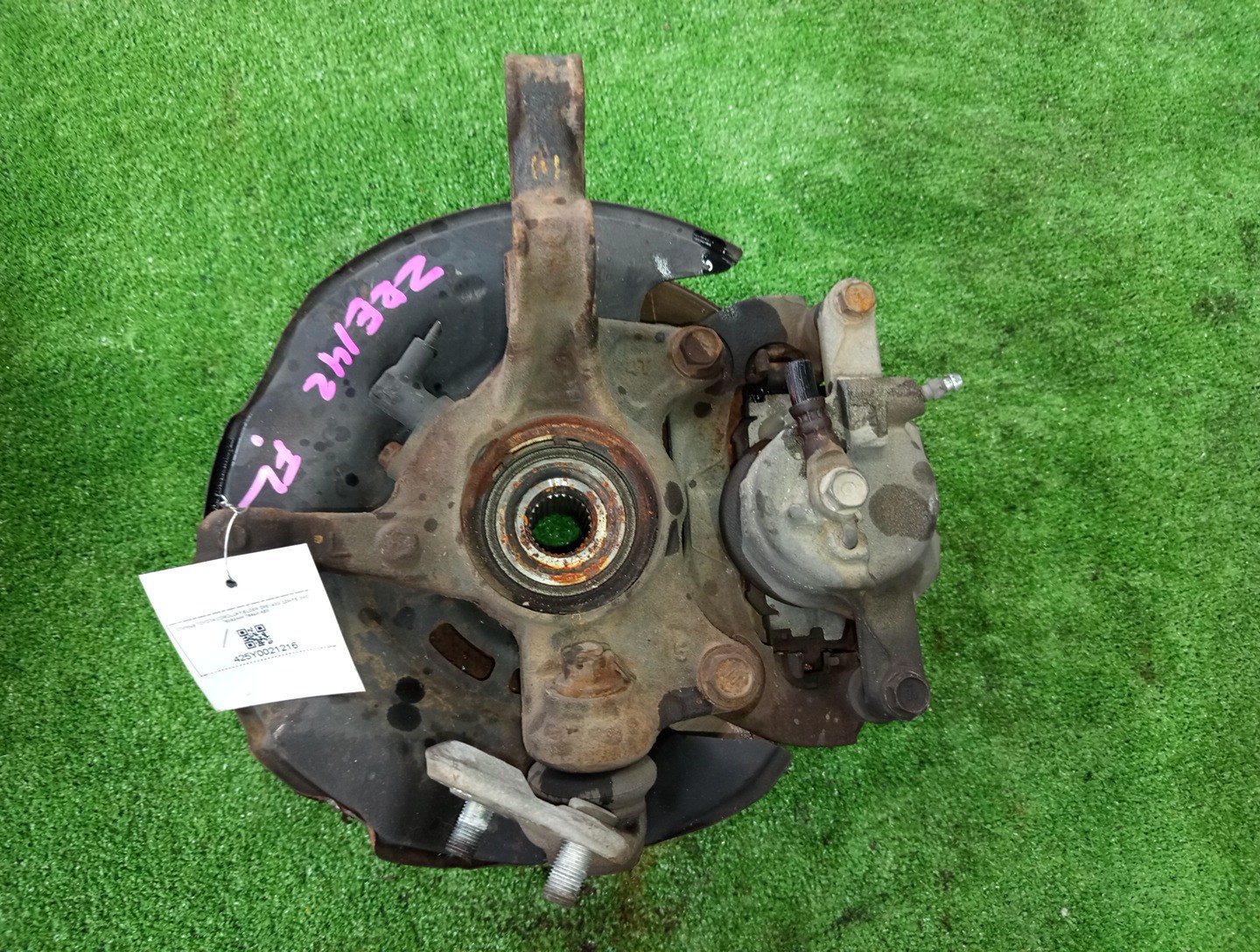 Ступица левая передняя TOYOTA AXIO, COROLLA FIELDER, COROLLA  AXIO, FIELDER NZE141, ZRE142, ZRE142G, NZE141G 1NZ-FE, 2ZR-FAE, 2ZR-FE 2 ракурс