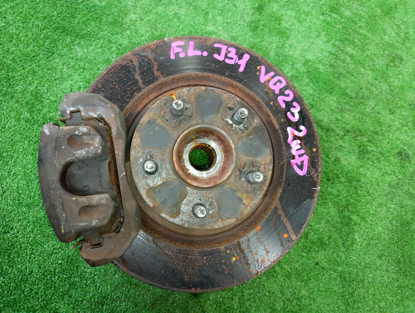 Ступица левая передняя NISSAN PRESAGE, TEANA TU31, TNU31, PU31, PNU31, J31, PJ31, TNJ31 QR25DE, VQ35DE, VQ23DE 1 ракурс