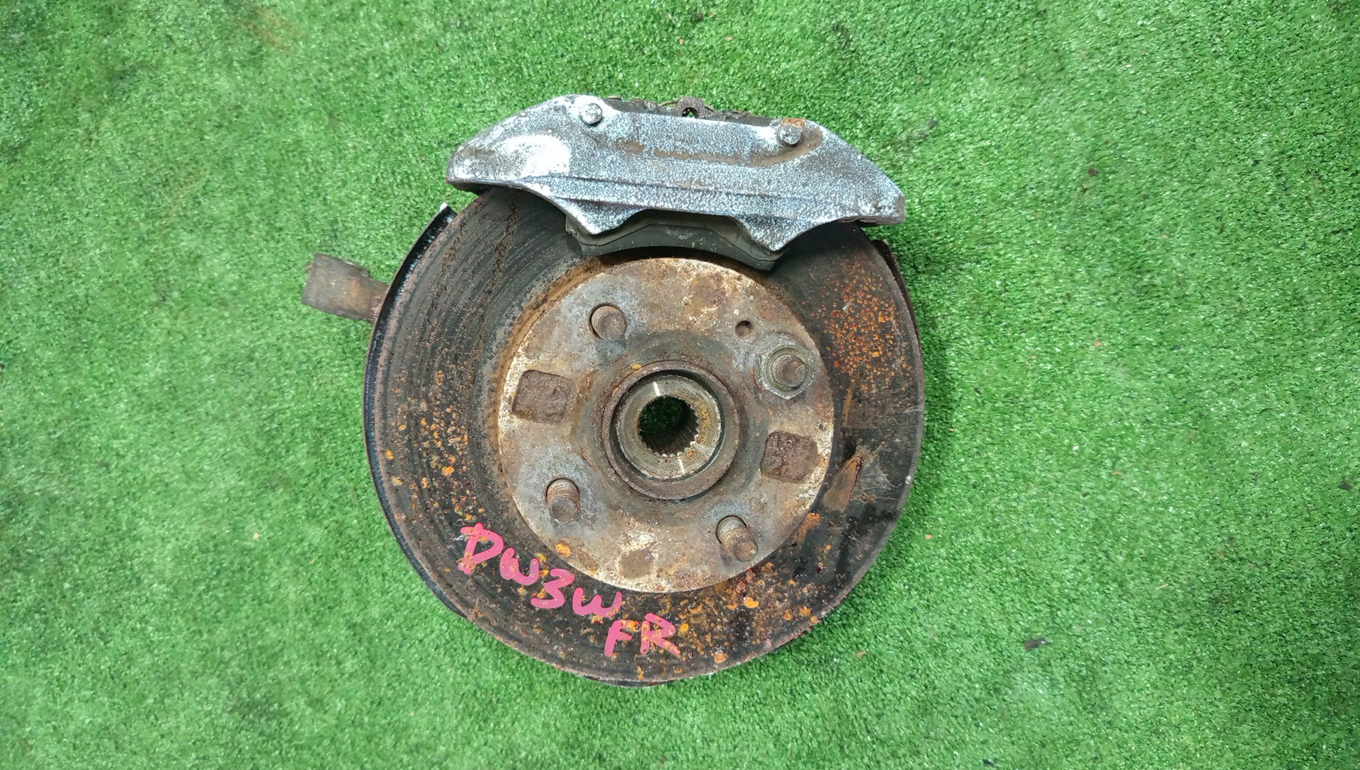 Ступица правая передняя MAZDA DEMIO DW3W, DW5W B3E, B3ME, B3, B5E, B5ME, B5 1 ракурс