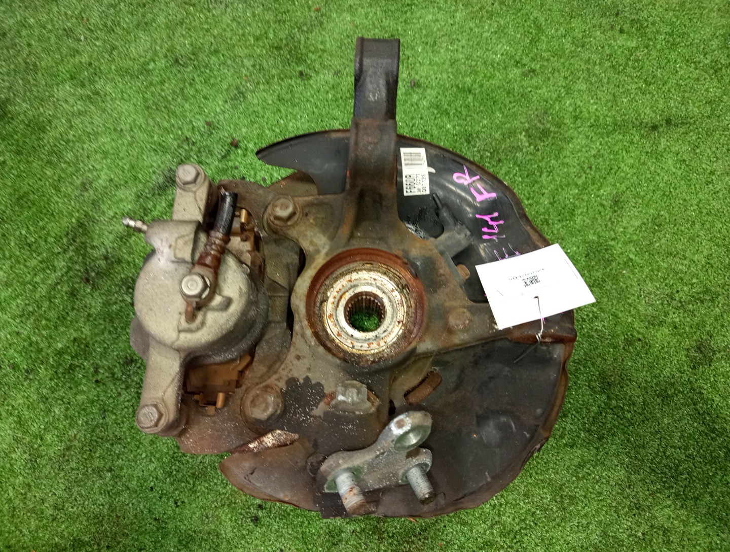 Ступица правая передняя TOYOTA AXIO, COROLLA FIELDER, COROLLA  AXIO, FIELDER NZE141, ZRE142, ZRE142G, NZE141G 1NZ-FE, 2ZR-FAE, 2ZR-FE 2 ракурс