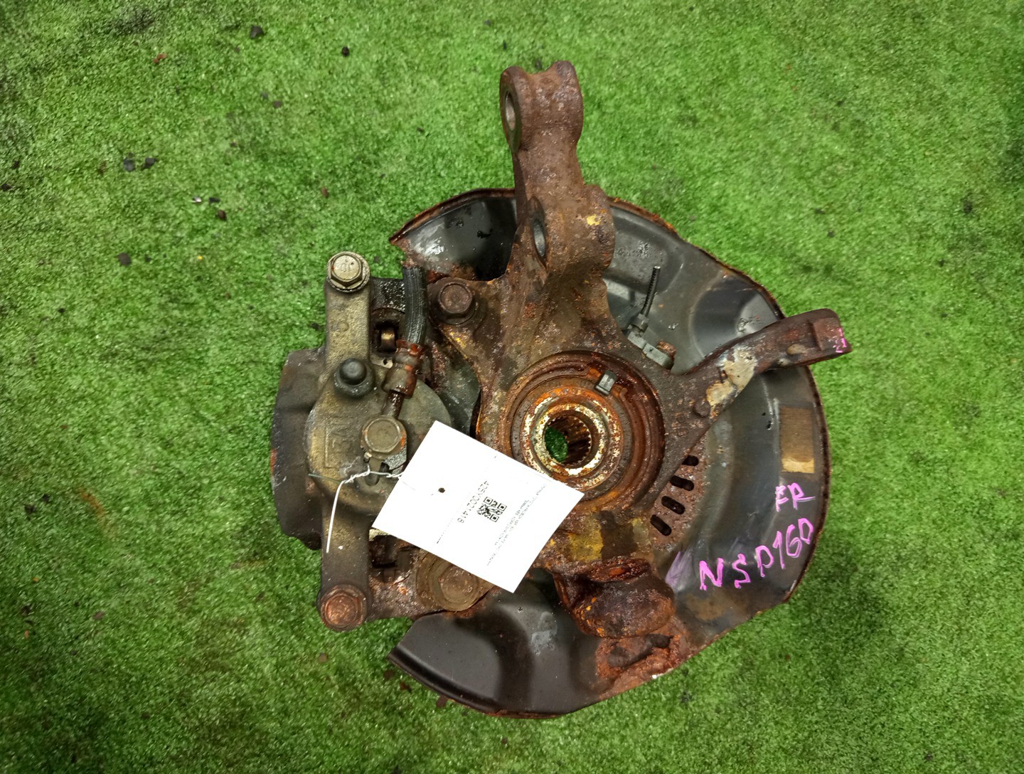 Ступица правая передняя TOYOTA PROBOX NSP160V 1NR-FE 2 ракурс Ступица правая передняя TOYOTA PROBOX NSP160V 1NR-FE 2 ракурс