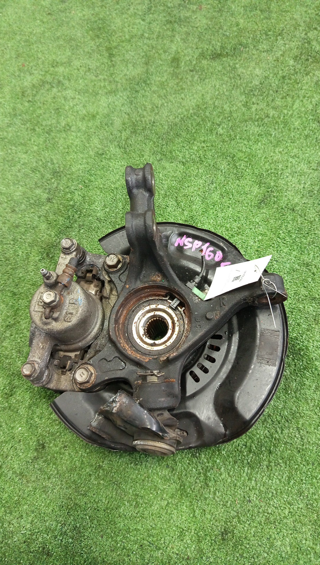 Ступица правая передняя TOYOTA PROBOX NSP160V 1NR-FE 3 ракурс