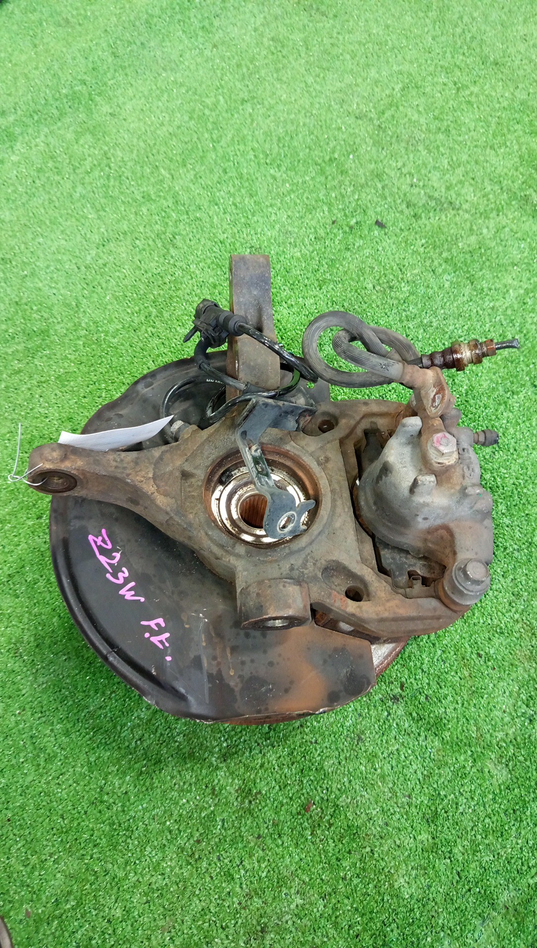 Ступица левая передняя MITSUBISHI COLT PLUS, COLT Z22W, Z21W, Z23W, Z24W, Z24A, Z23A, Z21A, Z25A, Z26A, Z28A, Z22A 4A90, 4A91, 4G19, 4G15 3 ракурс