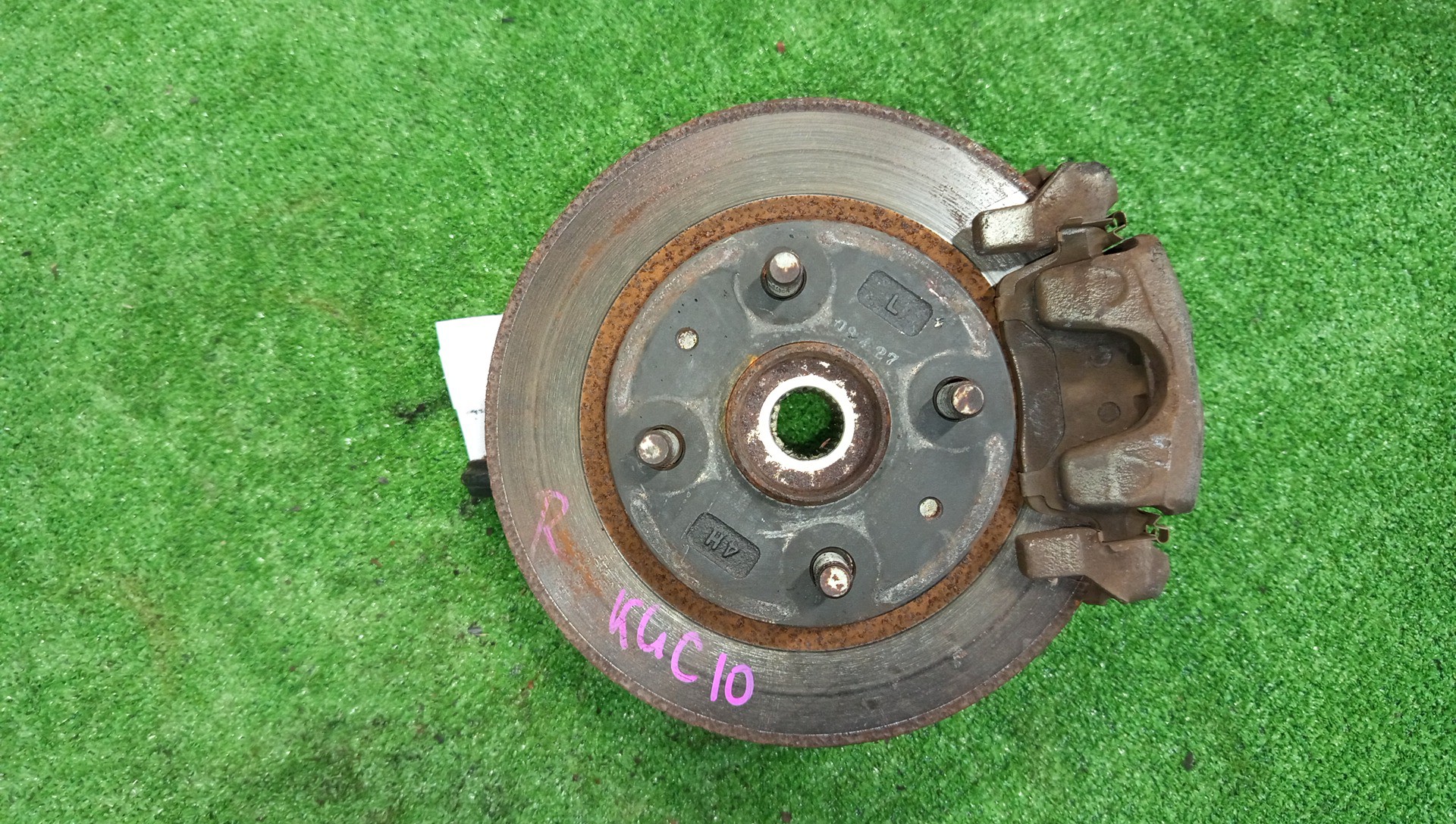 Ступица правая передняя  TOYOTA PASSO, BOON KGC15, KGC10, QNC10, M301S, M310S, M300S 1KR-FE, K3-VE 1 ракурс