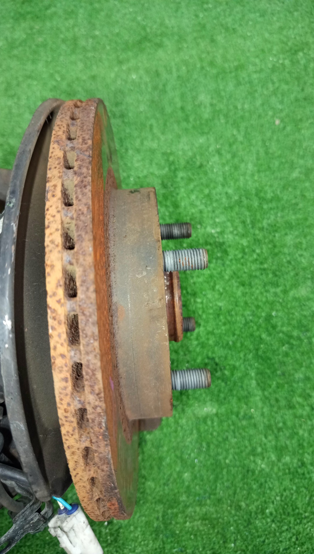 Ступица левая передняя TOYOTA PASSO, BOON KGC15, KGC10, QNC10, M301S, M310S, M300S 1KR-FE, K3-VE 2 ракурс