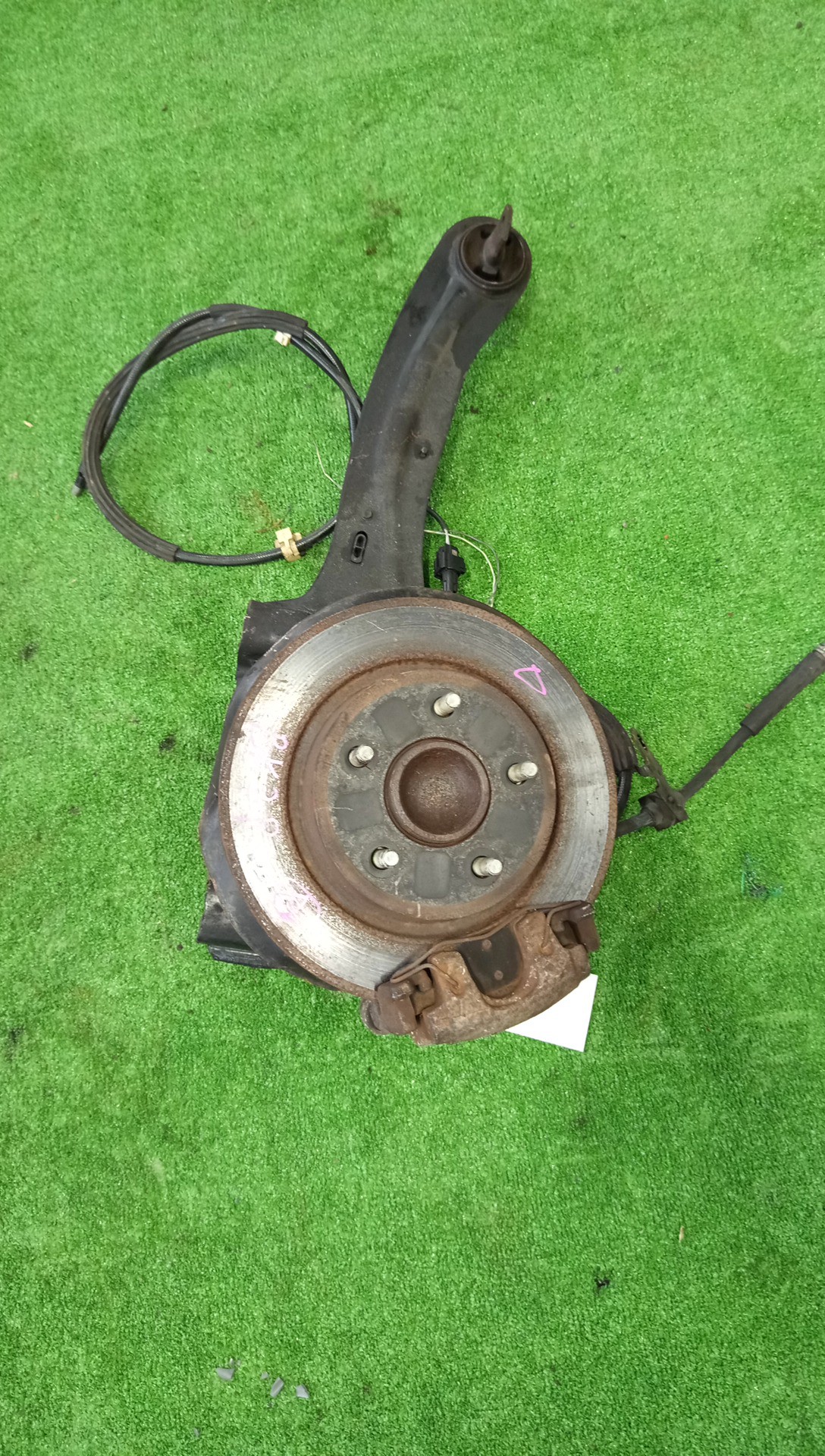 Ступица левая задняя MAZDA AXELA BK5P, BK3P, BKEP ZY-VE, L3-VE, LF-VE, LF-DE 1 ракурс Ступица левая задняя MAZDA AXELA BK5P, BK3P, BKEP ZY-VE, L3-VE, LF-VE, LF-DE 1 ракурс