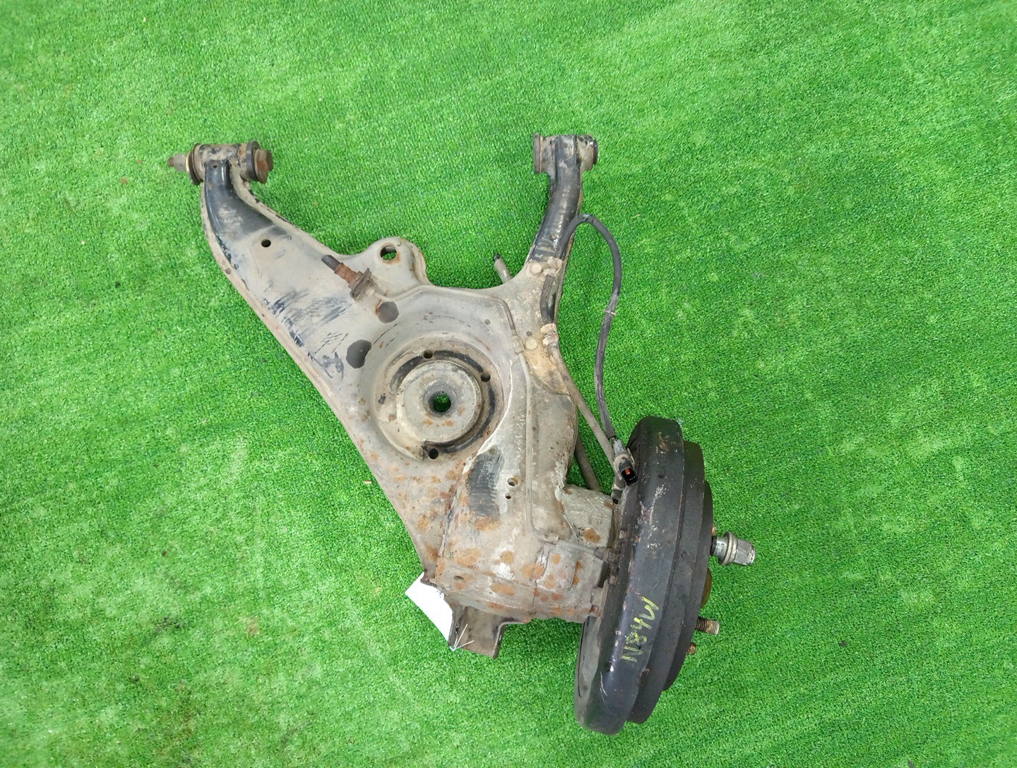 Ступица правая задняя MITSUBISHI CHARIOT GRANDIS N84W 4G64 2 ракурс