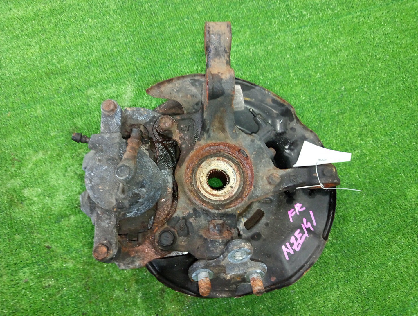 Ступица правая передняя TOYOTA AXIO, COROLLA FIELDER, COROLLA  AXIO, FIELDER NZE141, ZRE142, ZRE142G, NZE141G 1NZ-FE, 2ZR-FAE, 2ZR-FE 2 ракурс