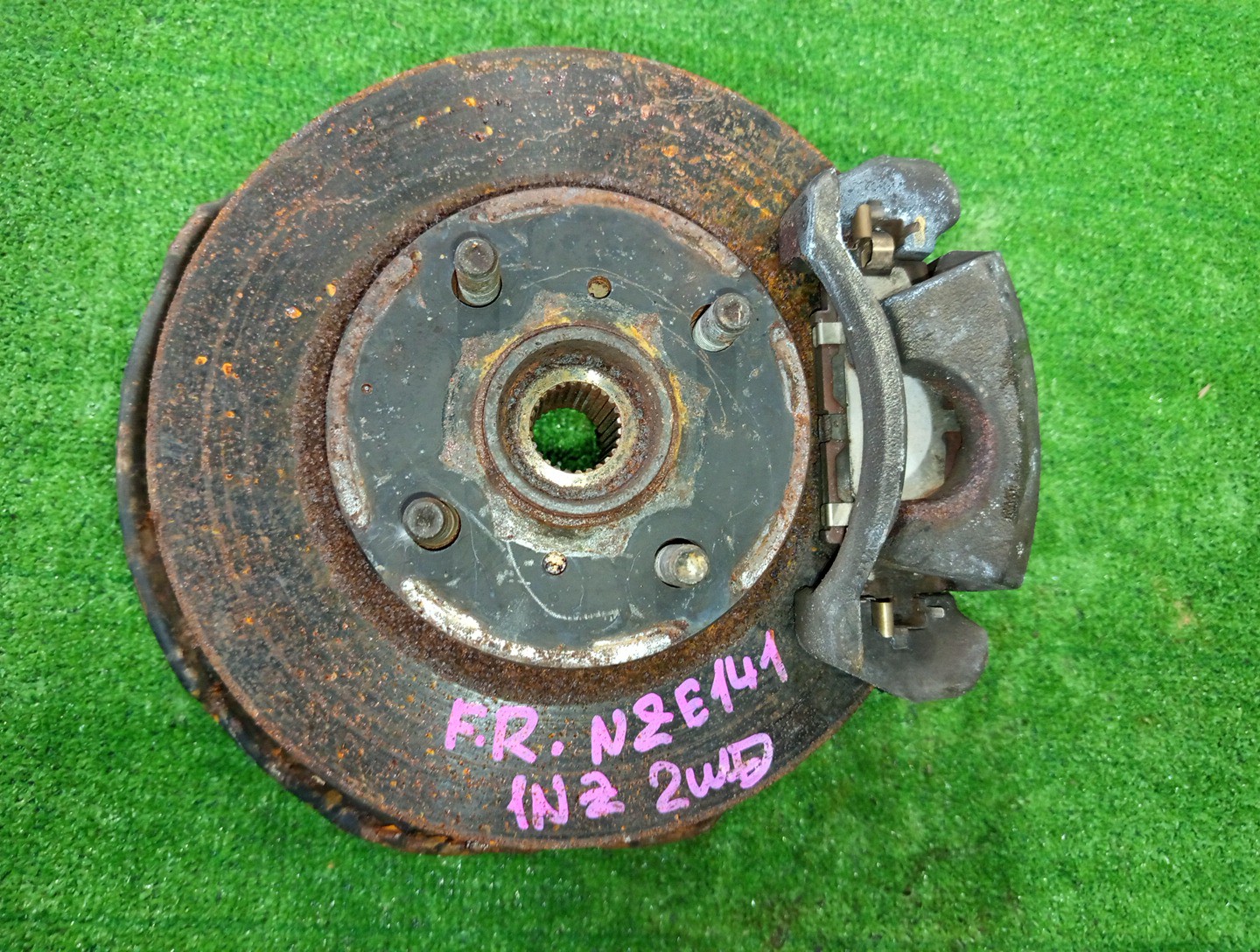 Ступица правая передняя TOYOTA AXIO, COROLLA FIELDER, COROLLA  AXIO, FIELDER NZE141, ZRE142, ZRE142G, NZE141G 1NZ-FE, 2ZR-FAE, 2ZR-FE 1 ракурс