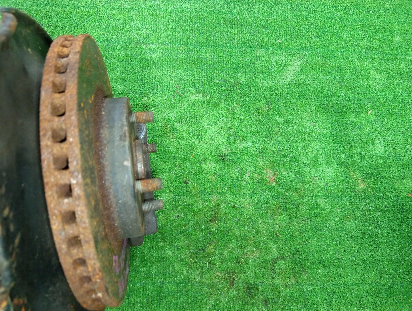 Ступица правая передняя TOYOTA AXIO, COROLLA FIELDER, COROLLA  AXIO, FIELDER NZE141, ZRE142, ZRE142G, NZE141G 1NZ-FE, 2ZR-FAE, 2ZR-FE 3 ракурс