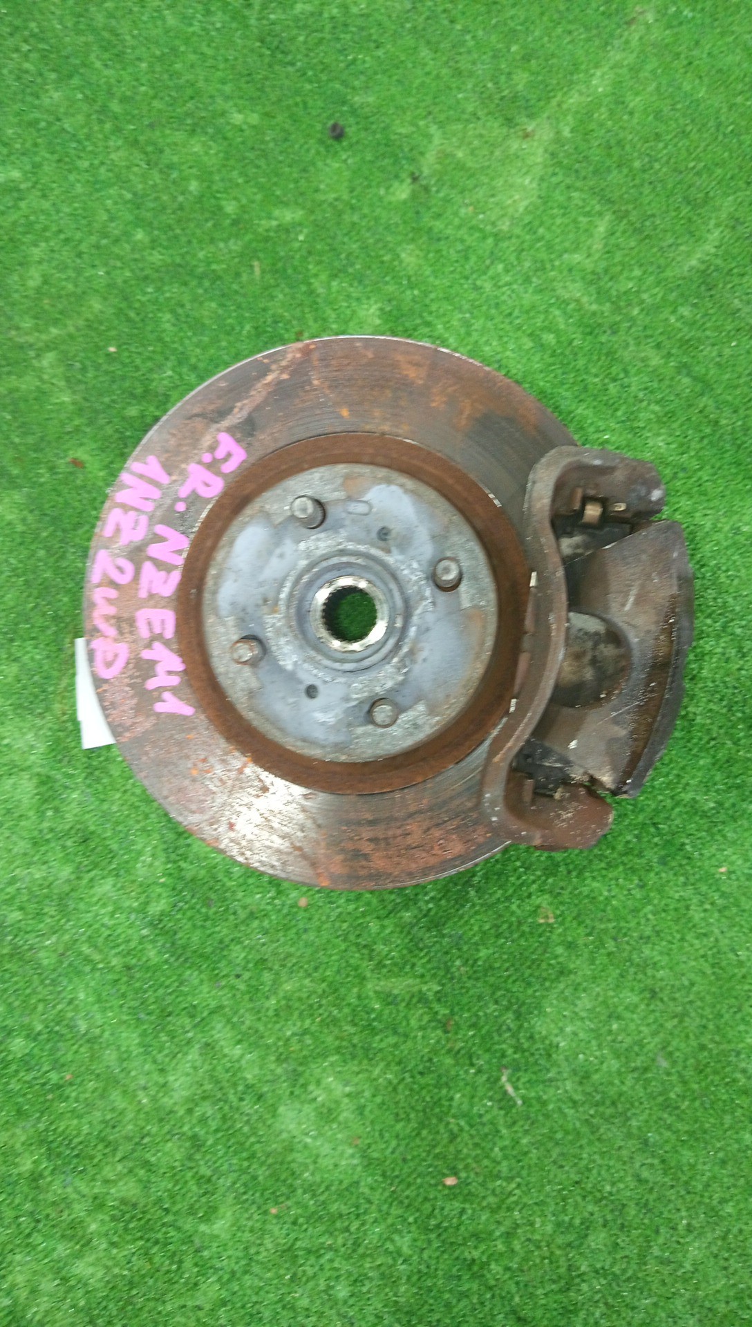 Ступица правая передняя TOYOTA AXIO, COROLLA FIELDER, COROLLA  AXIO, FIELDER NZE141, ZRE142, ZRE142G, NZE141G 1NZ-FE, 2ZR-FAE, 2ZR-FE 1 ракурс