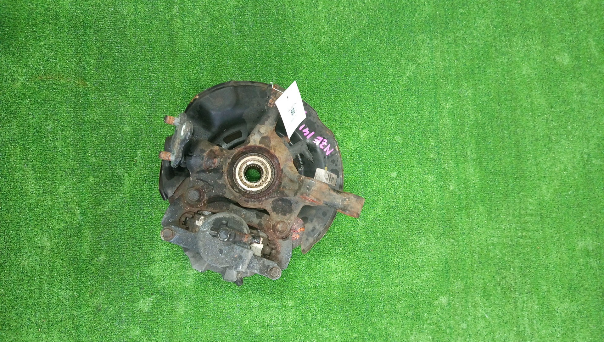 Ступица левая передняя TOYOTA AXIO, COROLLA FIELDER, COROLLA  AXIO, FIELDER NZE141, ZRE142, ZRE142G, NZE141G 1NZ-FE, 2ZR-FAE, 2ZR-FE 3 ракурс
