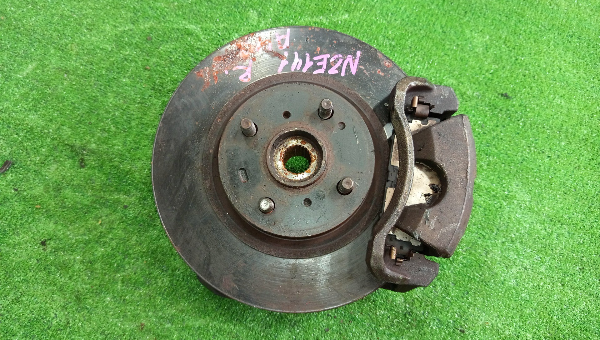 Ступица правая передняя TOYOTA AXIO, COROLLA FIELDER, COROLLA  AXIO, FIELDER NZE141, ZRE142, ZRE142G, NZE141G 1NZ-FE, 2ZR-FAE, 2ZR-FE 1 ракурс