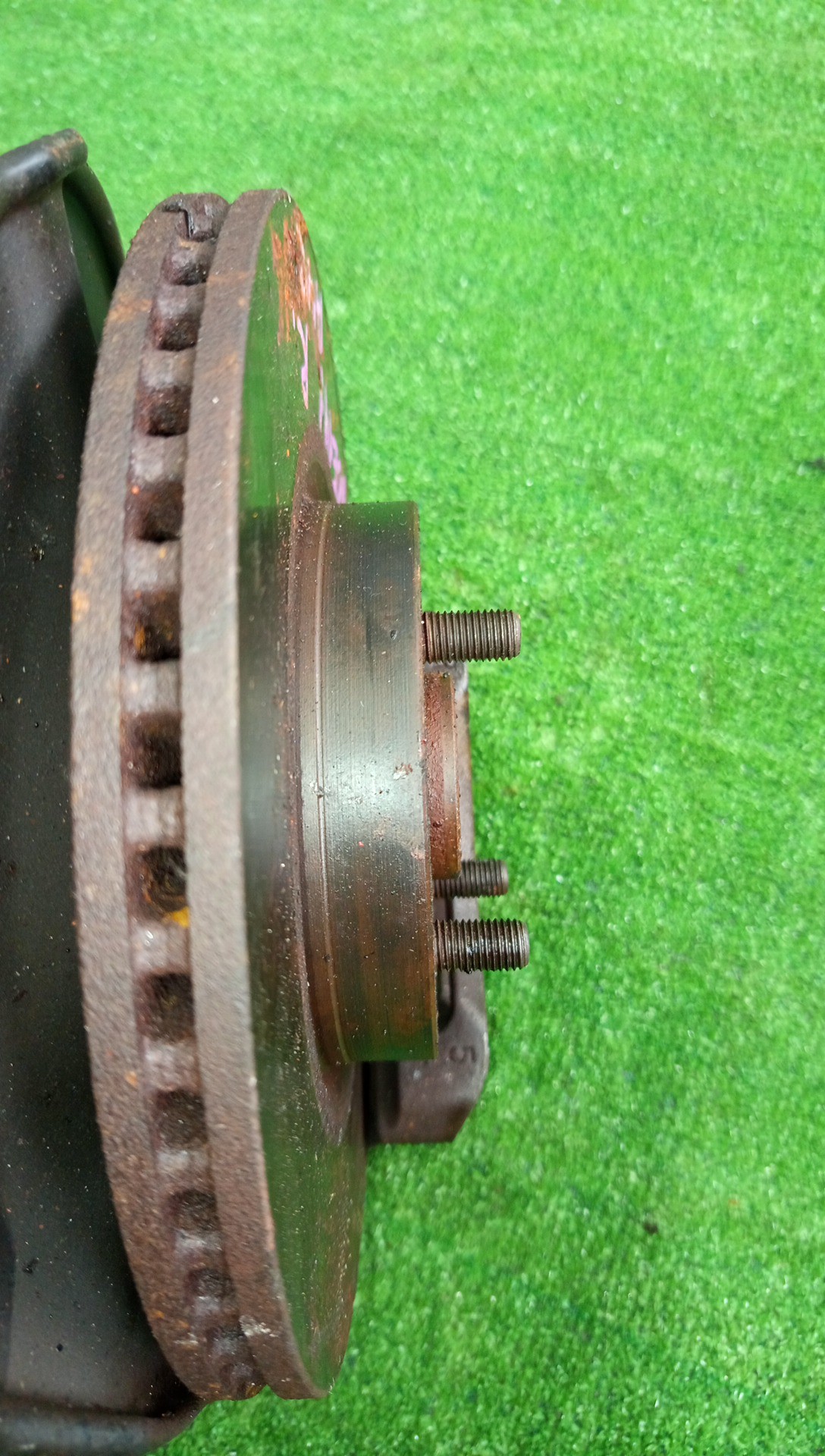 Ступица правая передняя TOYOTA AXIO, COROLLA FIELDER, COROLLA  AXIO, FIELDER NZE141, ZRE142, ZRE142G, NZE141G 1NZ-FE, 2ZR-FAE, 2ZR-FE 2 ракурс