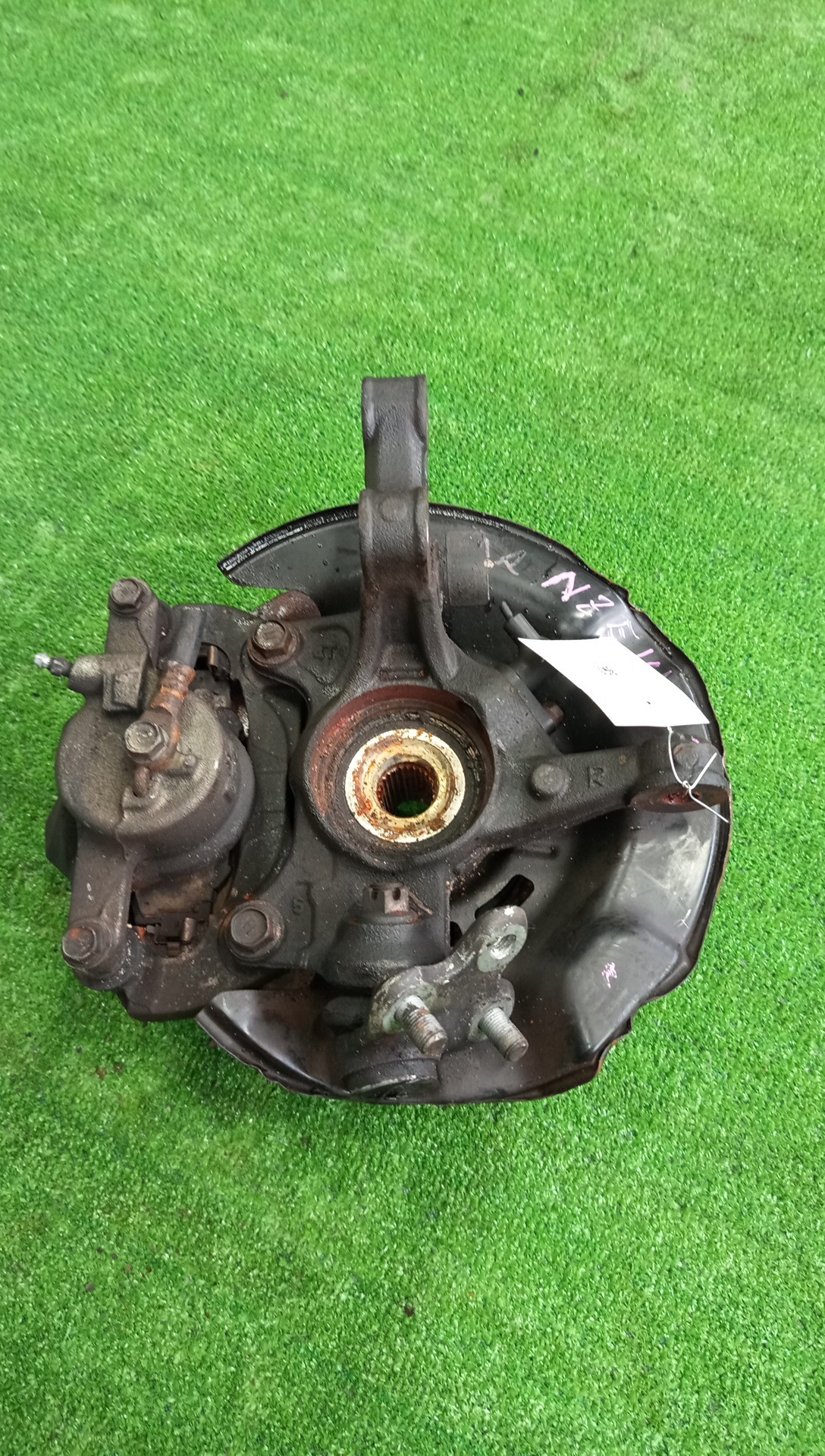 Ступица правая передняя TOYOTA AXIO, COROLLA FIELDER, COROLLA  AXIO, FIELDER NZE141, ZRE142, ZRE142G, NZE141G 1NZ-FE, 2ZR-FAE, 2ZR-FE 3 ракурс