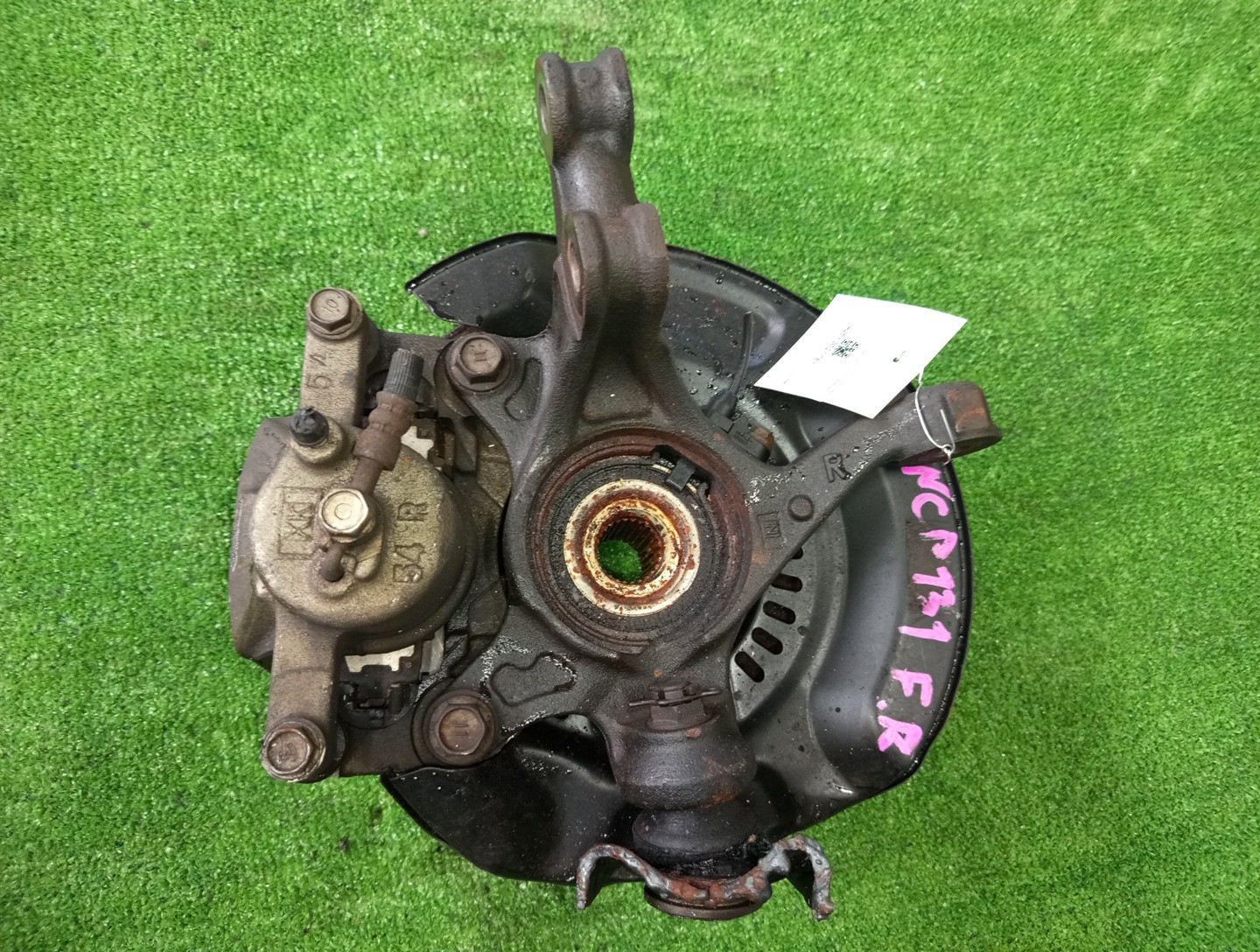 Ступица правая передняя TOYOTA VITZ , KSP130, NSP130, NHP130, NCP131 1NR-FE, 1KR-FE, 1NZ-FXE, 1NZ-FE 2 ракурс