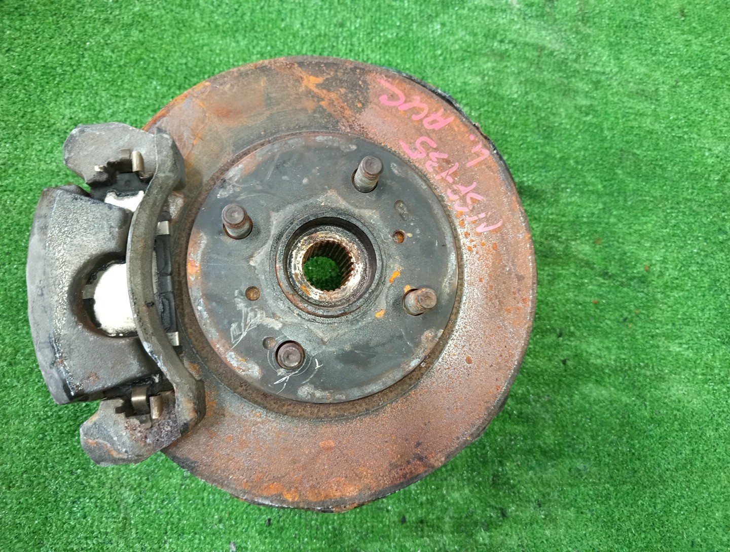 Ступица левая передняя TOYOTA VITZ KSP130, NSP130, NHP130, NSP135, NCP131 1KR-FE, 1NR-FE, 1NZ-FXE, 1NZ-FE 1 ракурс