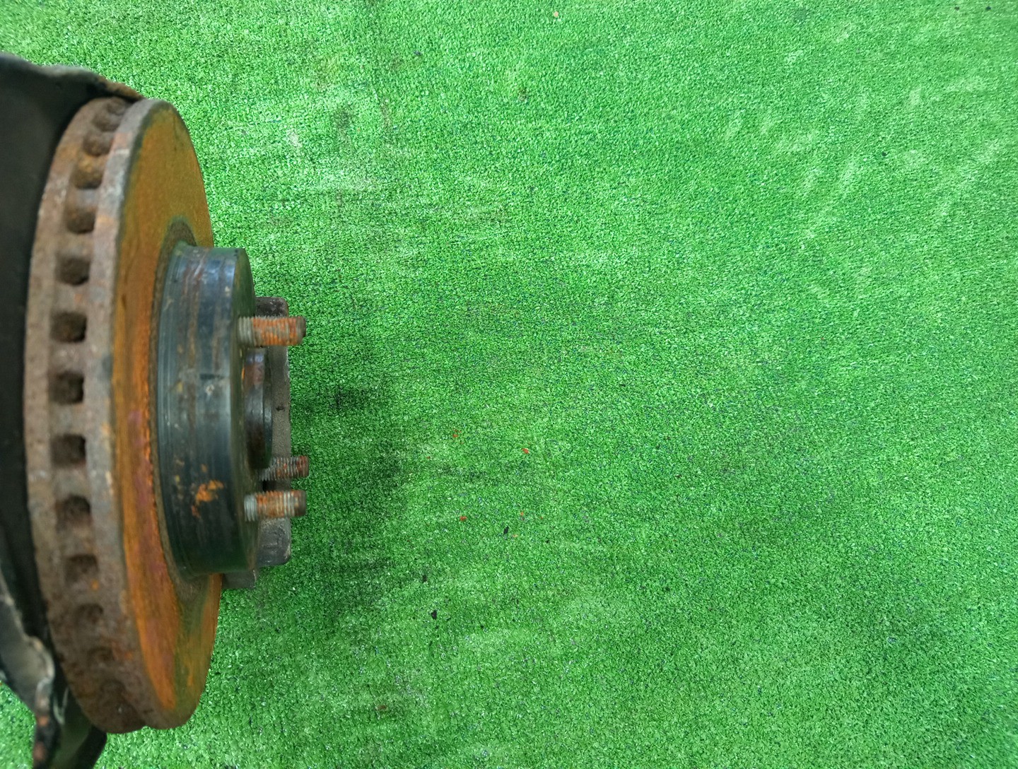 Ступица левая передняя TOYOTA VITZ KSP130, NSP130, NHP130, NSP135, NCP131 1KR-FE, 1NR-FE, 1NZ-FXE, 1NZ-FE 3 ракурс