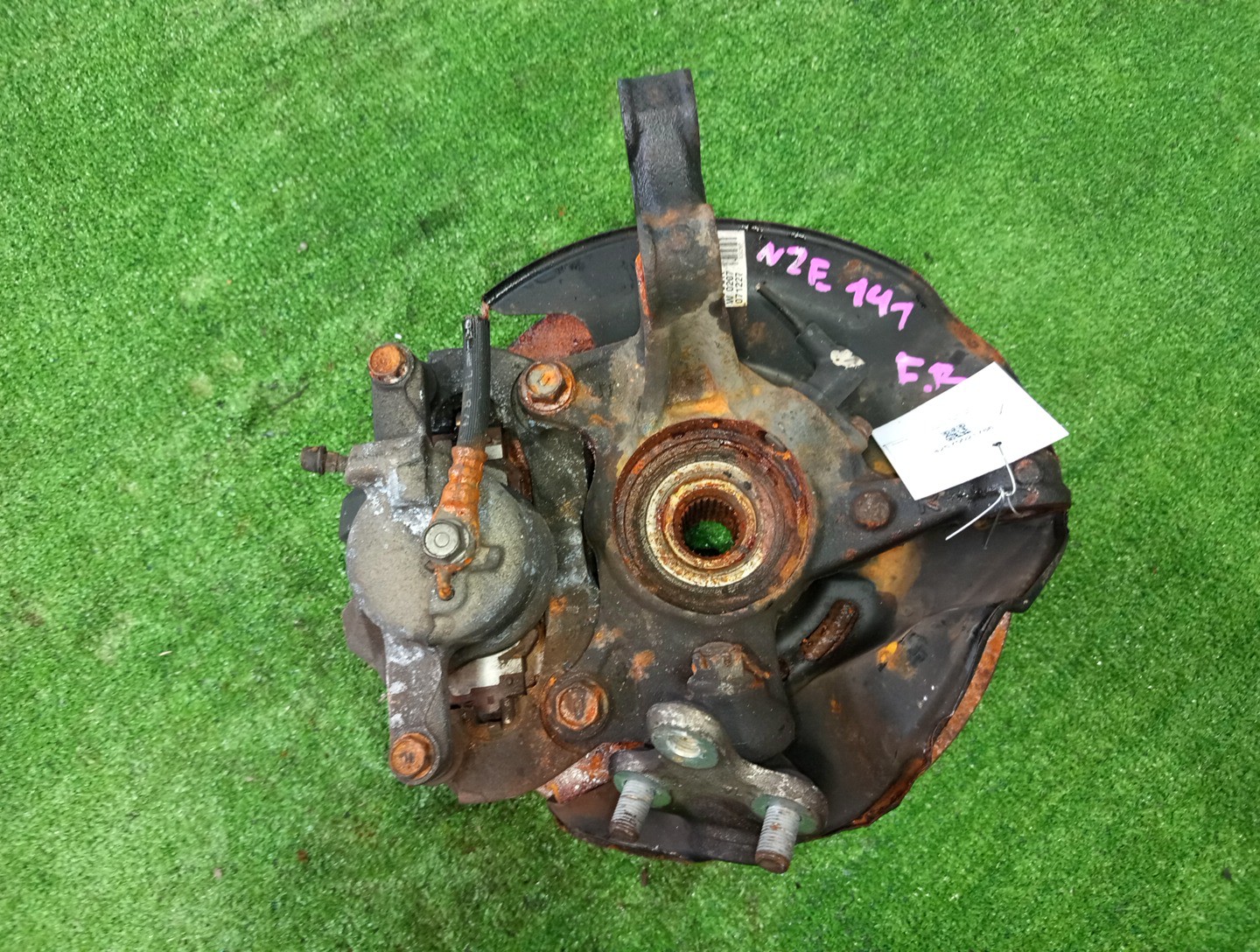 Ступица правая передняя TOYOTA AXIO, COROLLA FIELDER, COROLLA  AXIO, FIELDER NZE141, ZRE142, ZRE142G, NZE141G 1NZ-FE, 2ZR-FAE, 2ZR-FE 2 ракурс