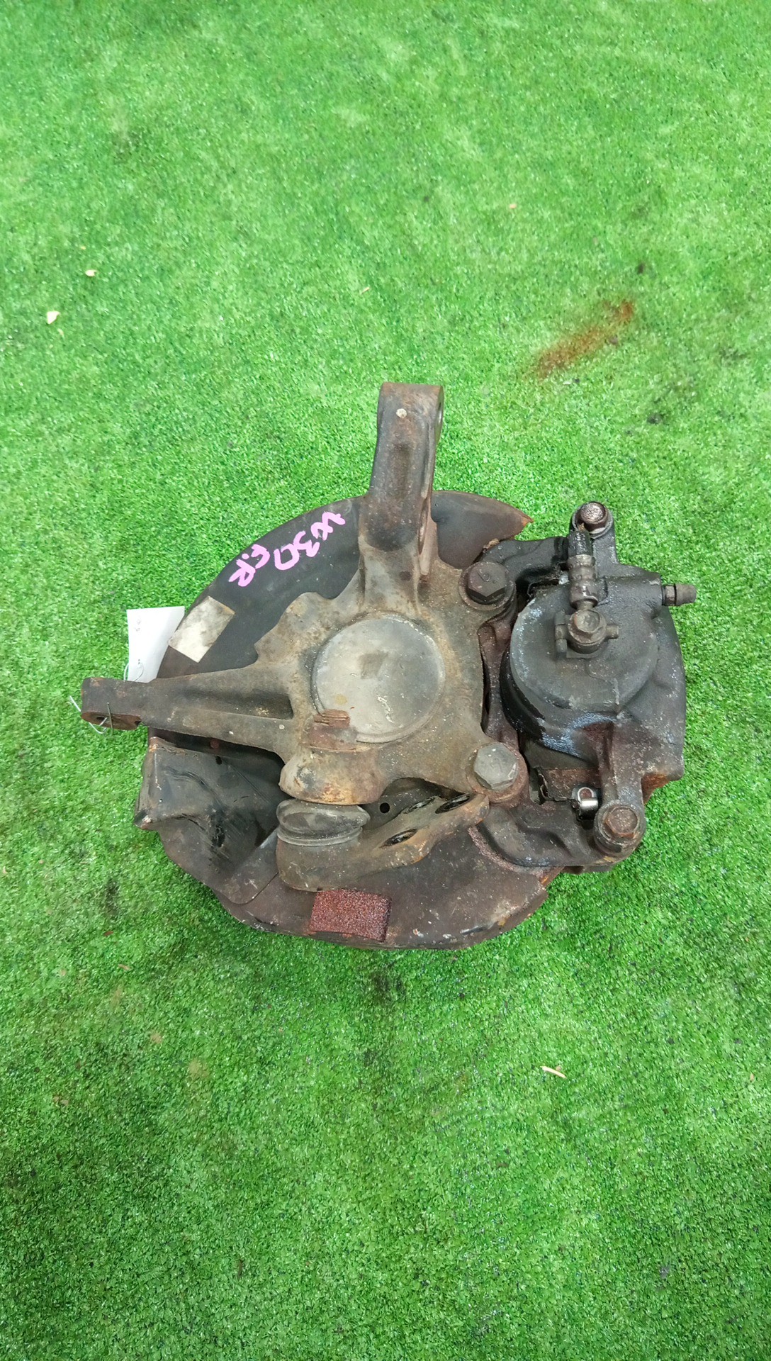 Ступица правая передняя NISSAN SERENA, LARGO C23, W30 SR20DE, CD20T, GA16DE, CD20ET, KA24DE 3 ракурс
