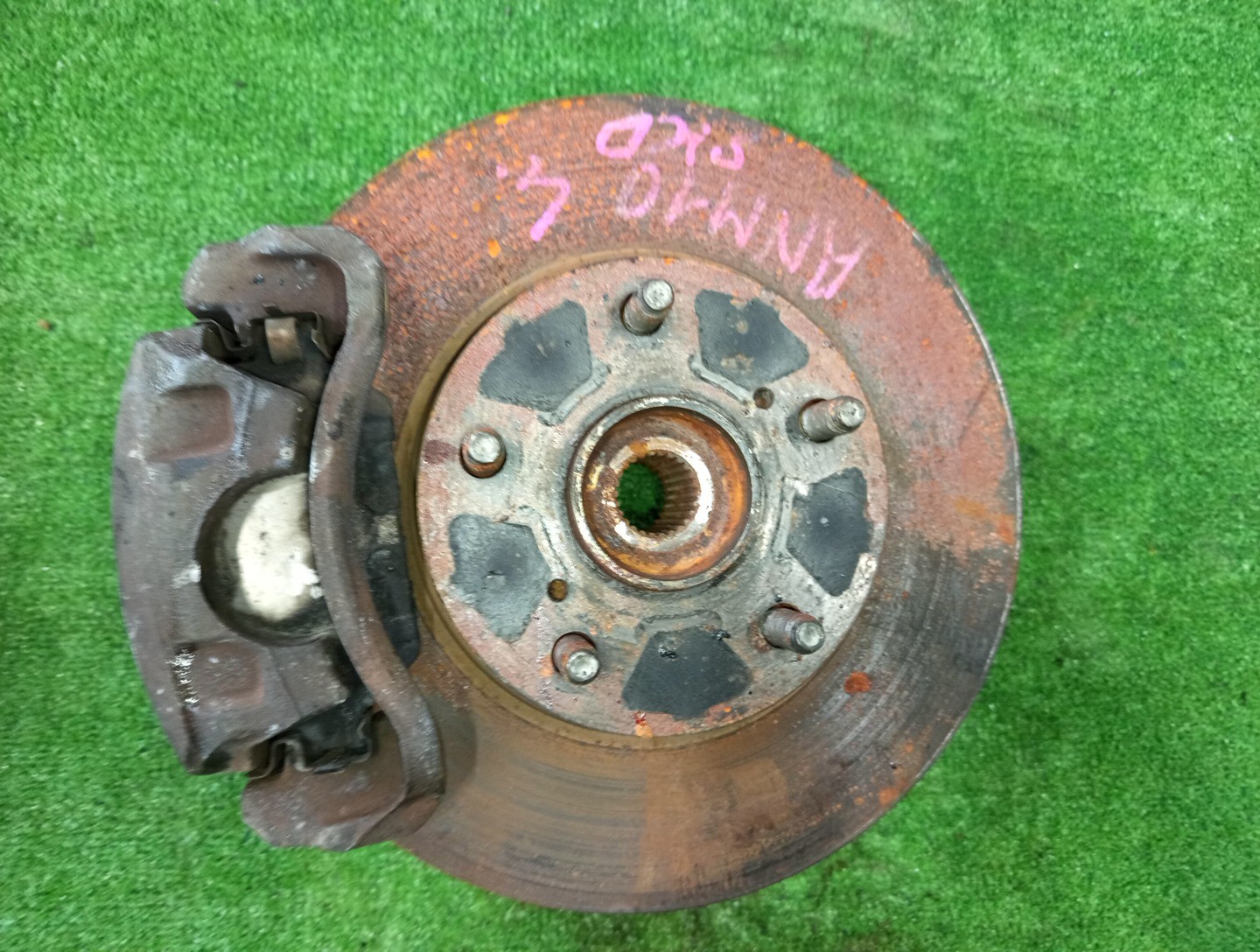 Ступица левая передняя TOYOTA ISIS ANM10G 1AZ-FSE 1 ракурс