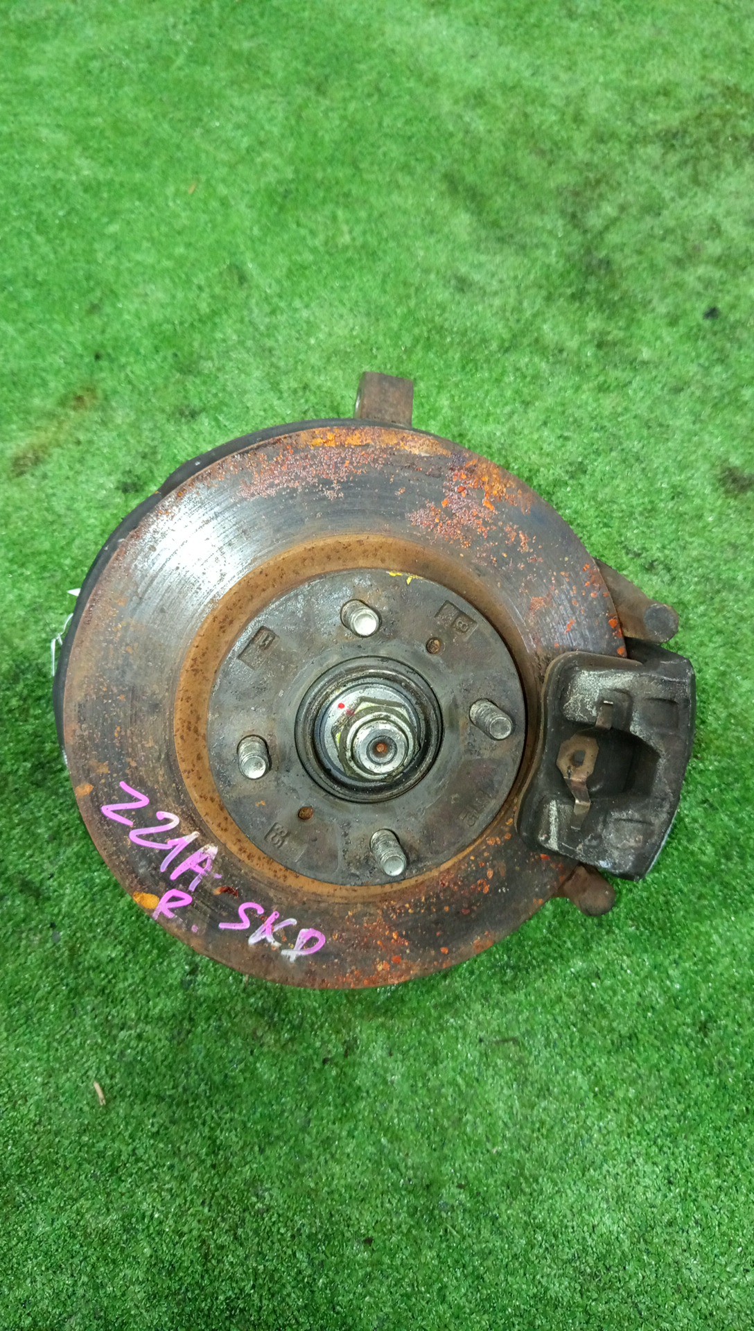 Ступица правая передняя  MITSUBISHI COLT PLUS, COLT Z22W, Z21W, Z23W, Z24W, Z24A, Z23A, Z21A, Z25A, Z26A, Z28A, Z22A 4A90, 4A91, 4G19, 4G15 1 ракурс