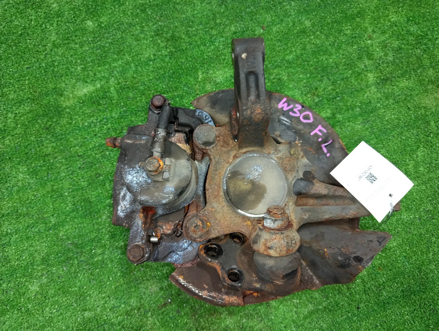 Ступица левая передняя NISSAN SERENA, LARGO C23, W30 SR20DE, CD20T, GA16DE, CD20ET, KA24DE 2 ракурс