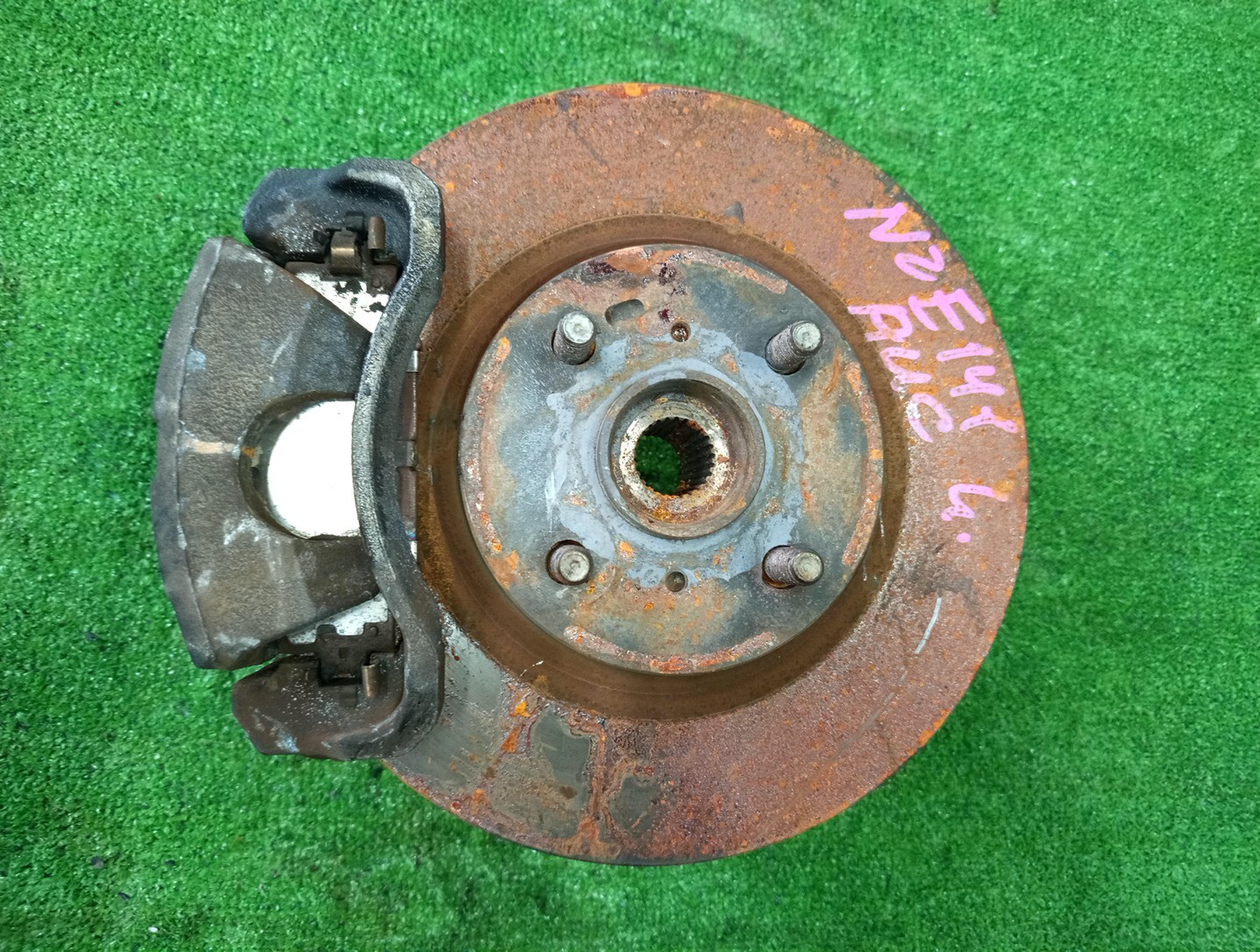 Ступица левая передняя TOYOTA AXIO, COROLLA FIELDER, COROLLA  AXIO, FIELDER NZE141, ZRE142, ZRE142G, NZE141G 1NZ-FE, 2ZR-FAE, 2ZR-FE 1 ракурс