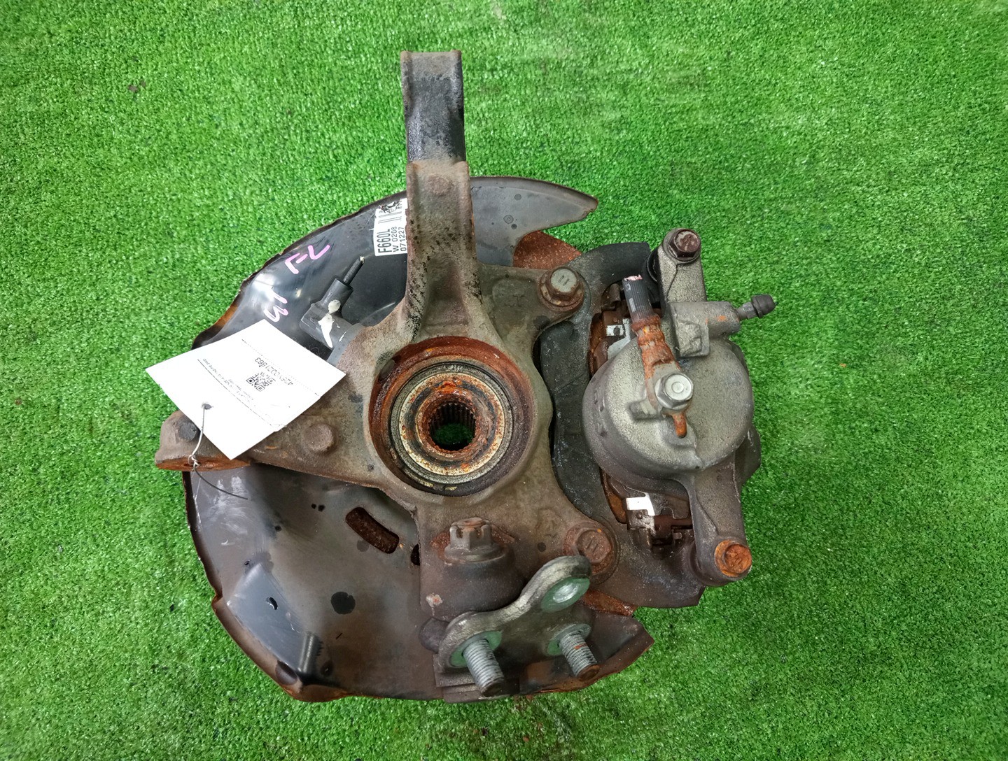 Ступица левая передняя TOYOTA AXIO, COROLLA FIELDER, COROLLA  AXIO, FIELDER NZE141, ZRE142, ZRE142G, NZE141G 1NZ-FE, 2ZR-FAE, 2ZR-FE 2 ракурс