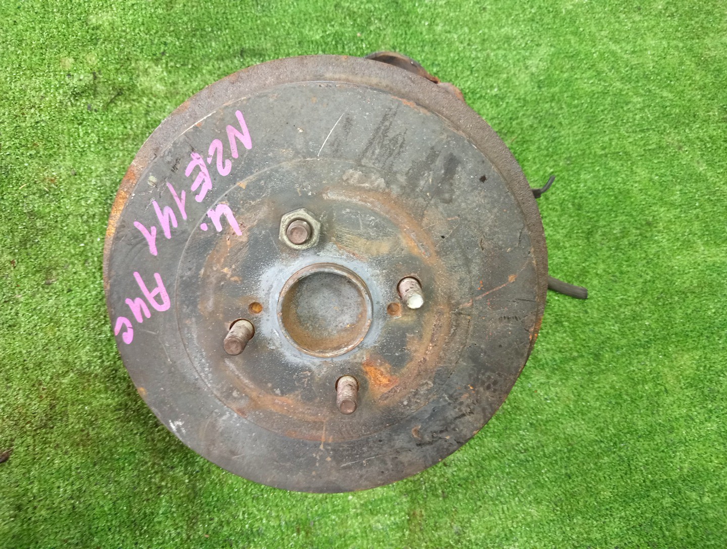 Ступица левая задняя TOYOTA AXIO, COROLLA FIELDER, COROLLA  AXIO, FIELDER NZE141, ZRE142, ZRE142G, NZE141G 1NZ-FE, 2ZR-FAE, 2ZR-FE 1 ракурс