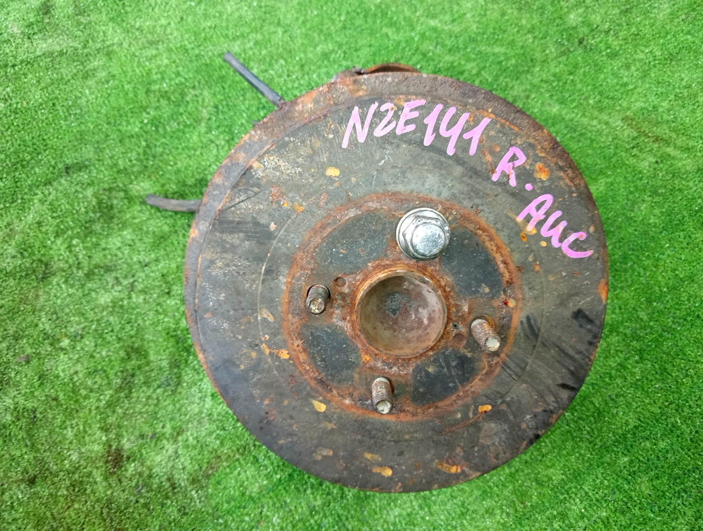 Ступица правая задняя TOYOTA AXIO, COROLLA FIELDER, COROLLA  AXIO, FIELDER NZE141, ZRE142, ZRE142G, NZE141G 1NZ-FE, 2ZR-FAE, 2ZR-FE 1 ракурс