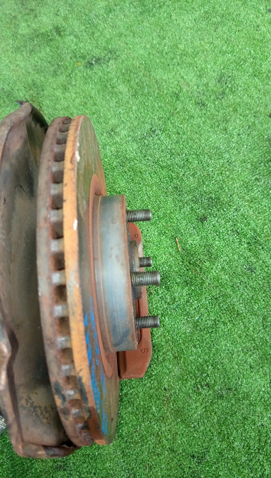 Ступица правая передняя TOYOTA AXIO, COROLLA FIELDER, COROLLA  AXIO, FIELDER NZE141, ZRE142, ZRE142G, NZE141G 1NZ-FE, 2ZR-FAE, 2ZR-FE 2 ракурс