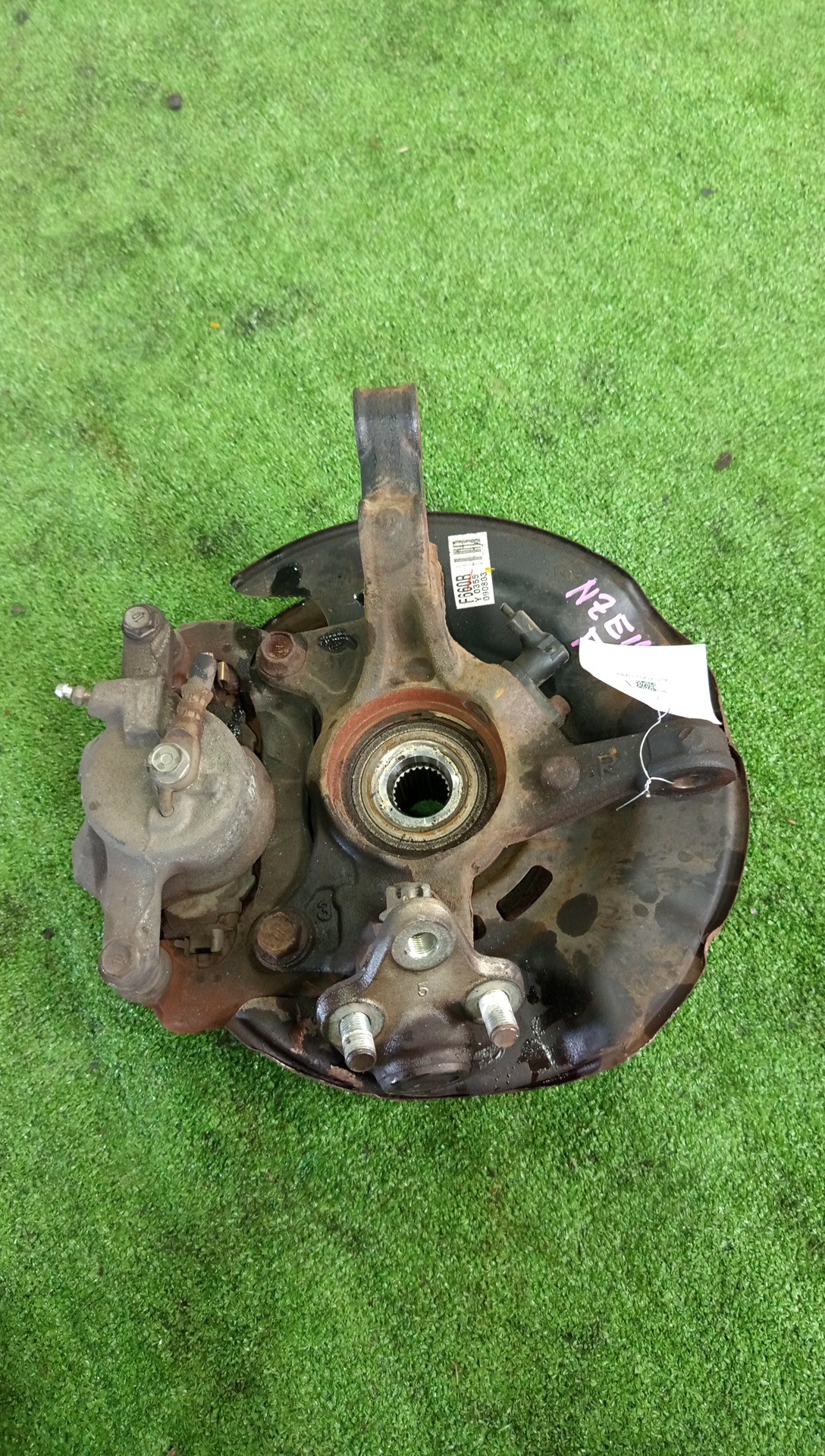 Ступица правая передняя TOYOTA AXIO, COROLLA FIELDER, COROLLA  AXIO, FIELDER NZE141, ZRE142, ZRE142G, NZE141G 1NZ-FE, 2ZR-FAE, 2ZR-FE 3 ракурс