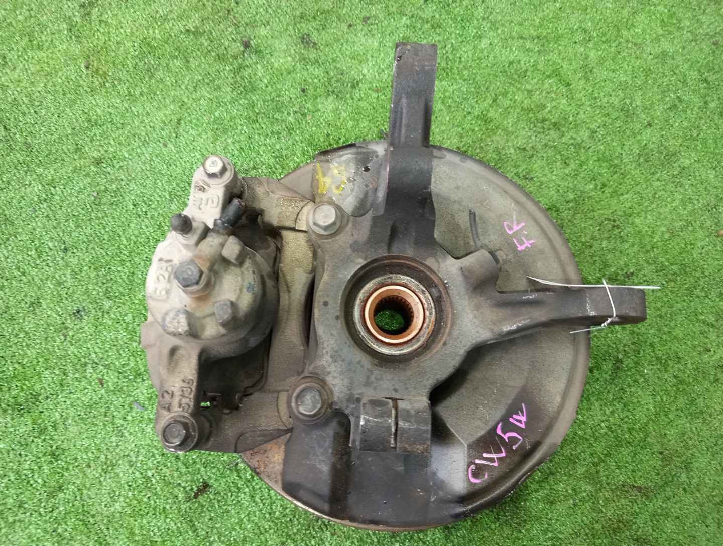 Ступица правая передняя MITSUBISHI ASX, DELICA, RVR, OUTLANDER GA2W, GA3W, CV1W, CV4W, CV5W, GA4W, CW4W, CW5W 4B11, 4B10, 4N14, 4B12, 4J10 2 ракурс