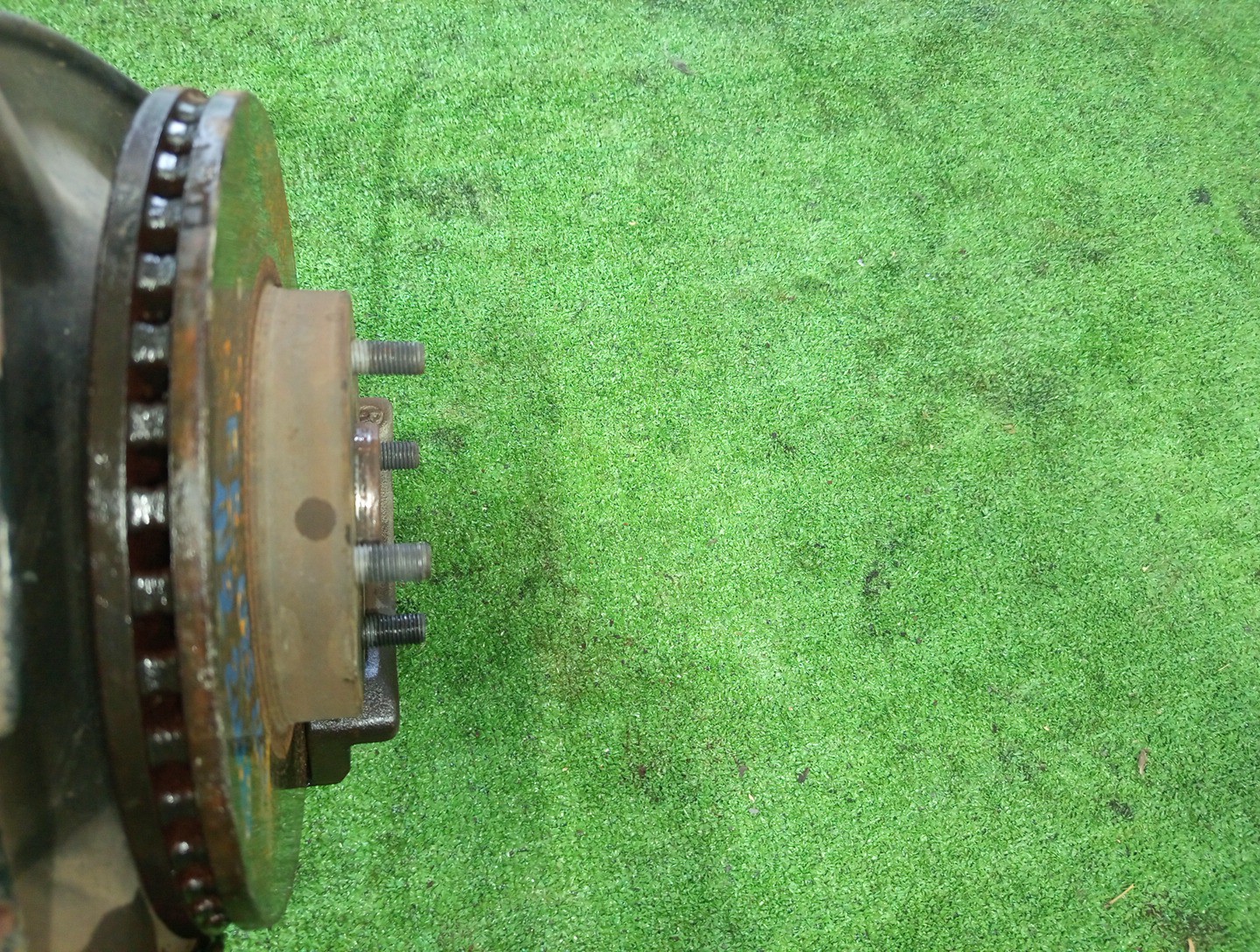Ступица правая передняя TOYOTA AXIO, COROLLA FIELDER, COROLLA  AXIO, FIELDER NZE141, ZRE142, ZRE142G, NZE141G 1NZ-FE, 2ZR-FAE, 2ZR-FE 3 ракурс