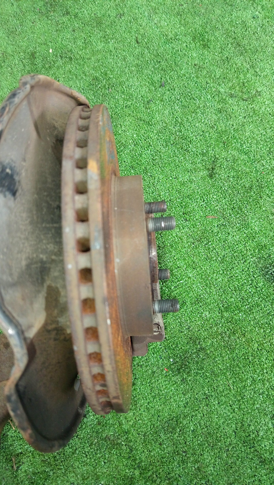 Ступица левая передняя TOYOTA AXIO, COROLLA FIELDER, COROLLA  AXIO, FIELDER NZE141, ZRE142, ZRE142G, NZE141G 1NZ-FE, 2ZR-FAE, 2ZR-FE 2 ракурс
