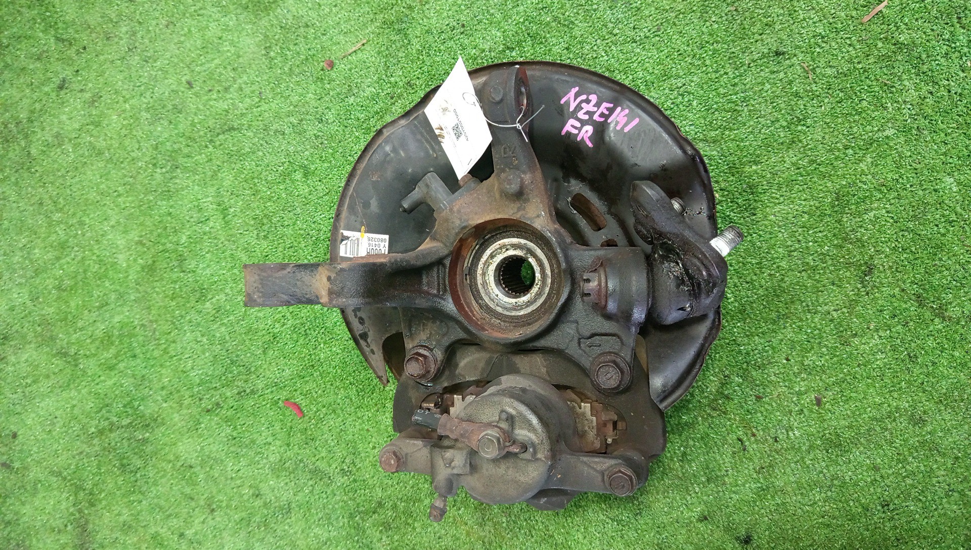 Ступица правая передняя TOYOTA AXIO, COROLLA FIELDER, COROLLA  AXIO, FIELDER NZE141, ZRE142, ZRE142G, NZE141G 1NZ-FE, 2ZR-FAE, 2ZR-FE 3 ракурс