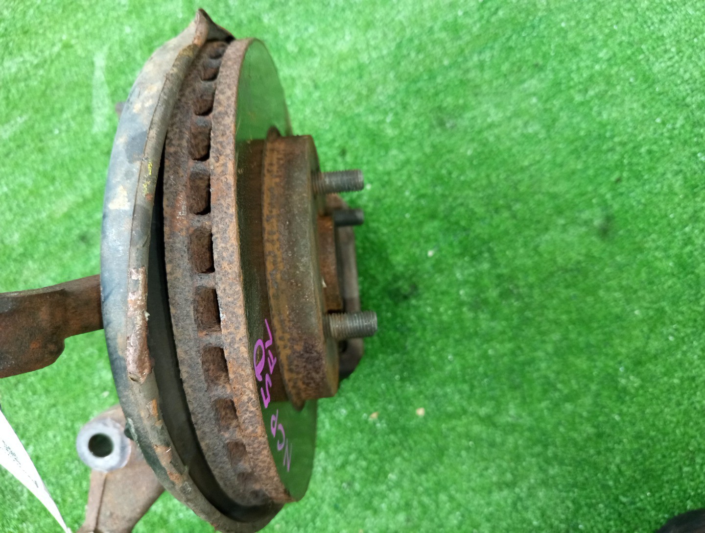 Ступица левая передняя TOYOTA PROBOX, SUCCEED NCP51V, NCP50V, NLP51, NCP58G 1NZ-FNE, 1NZ-FE, 2NZ-FE, 1ND-TV 3 ракурс