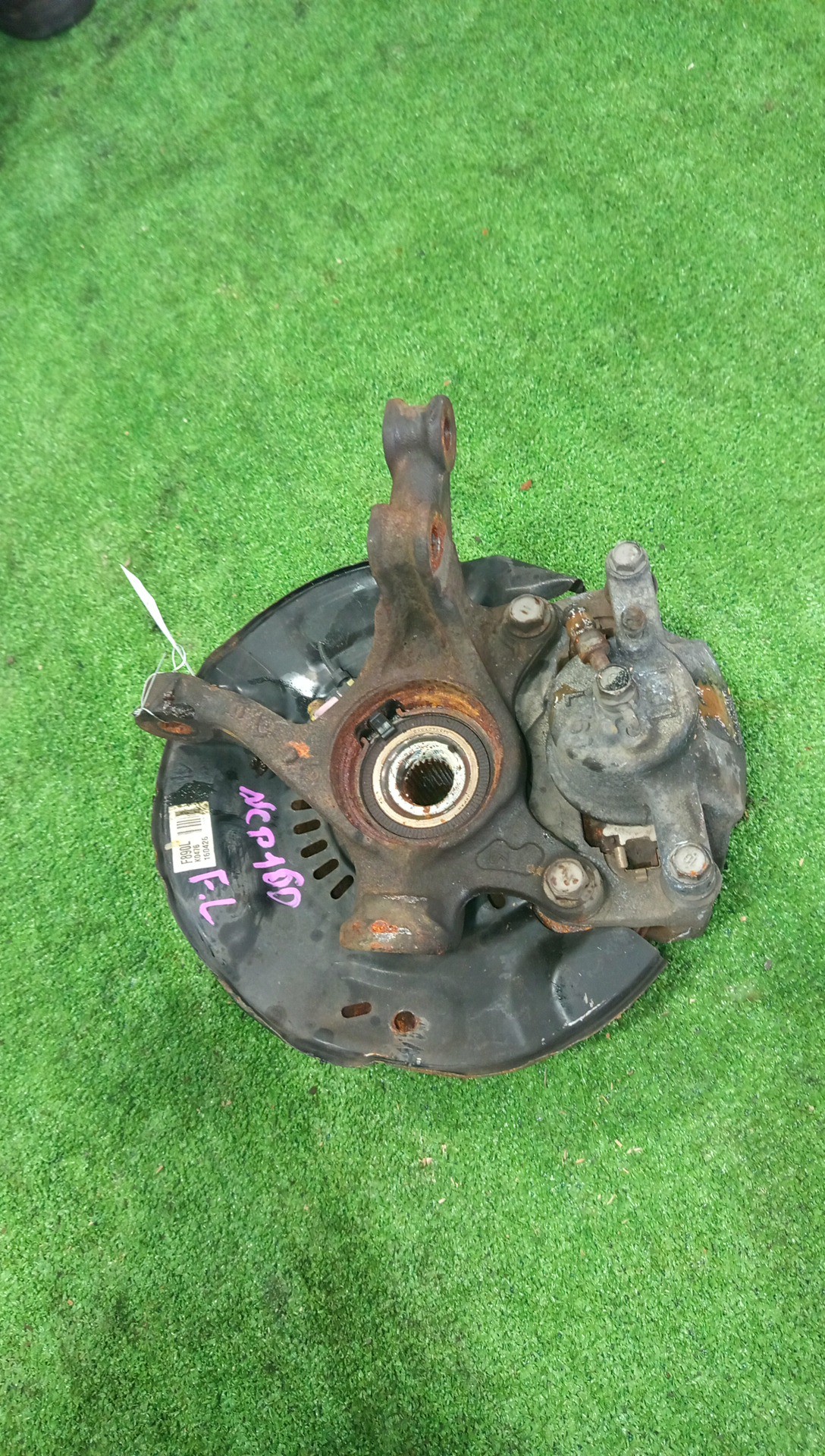 Ступица левая передняя TOYOTA PROBOX NCP160V 1NZ-FE 3 ракурс