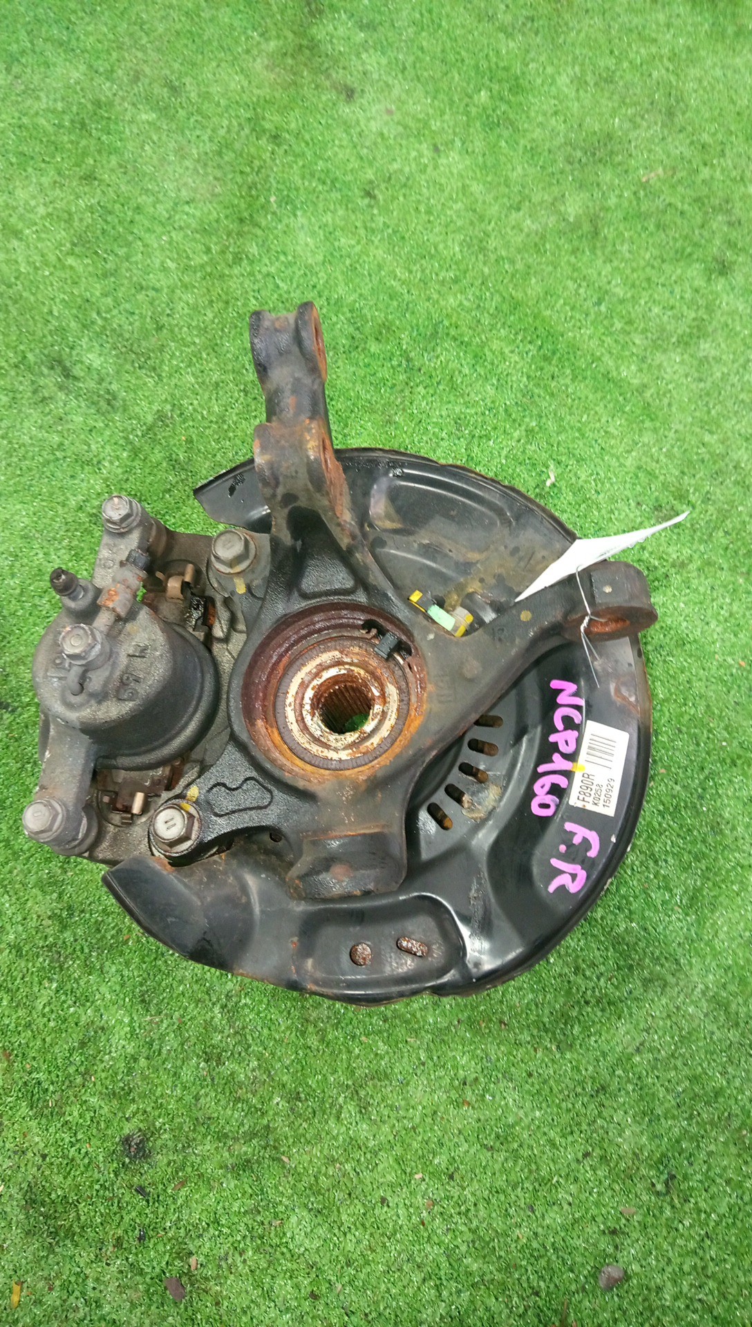 Ступица правая передняя TOYOTA PROBOX NCP160V 1NZ-FE 3 ракурс