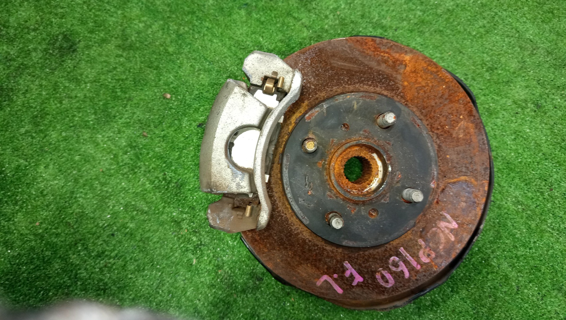 Ступица левая передняя TOYOTA PROBOX NCP160V 1NZ-FE 1 ракурс